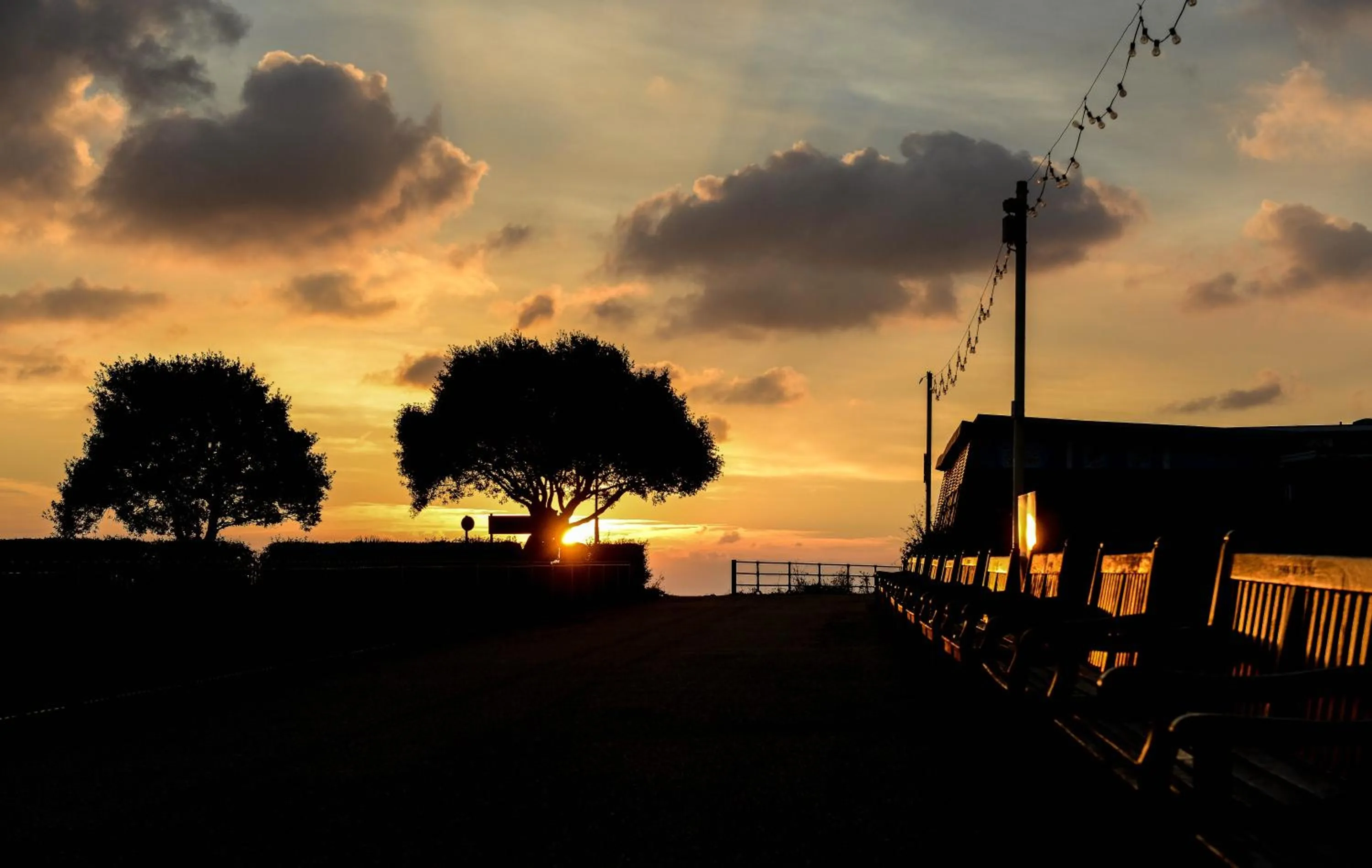 Property building, Sunrise/Sunset in Bassets House