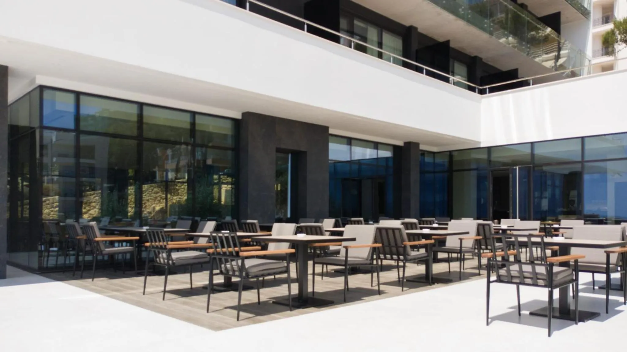 Restaurant/places to eat in Mango Luxury Resorts