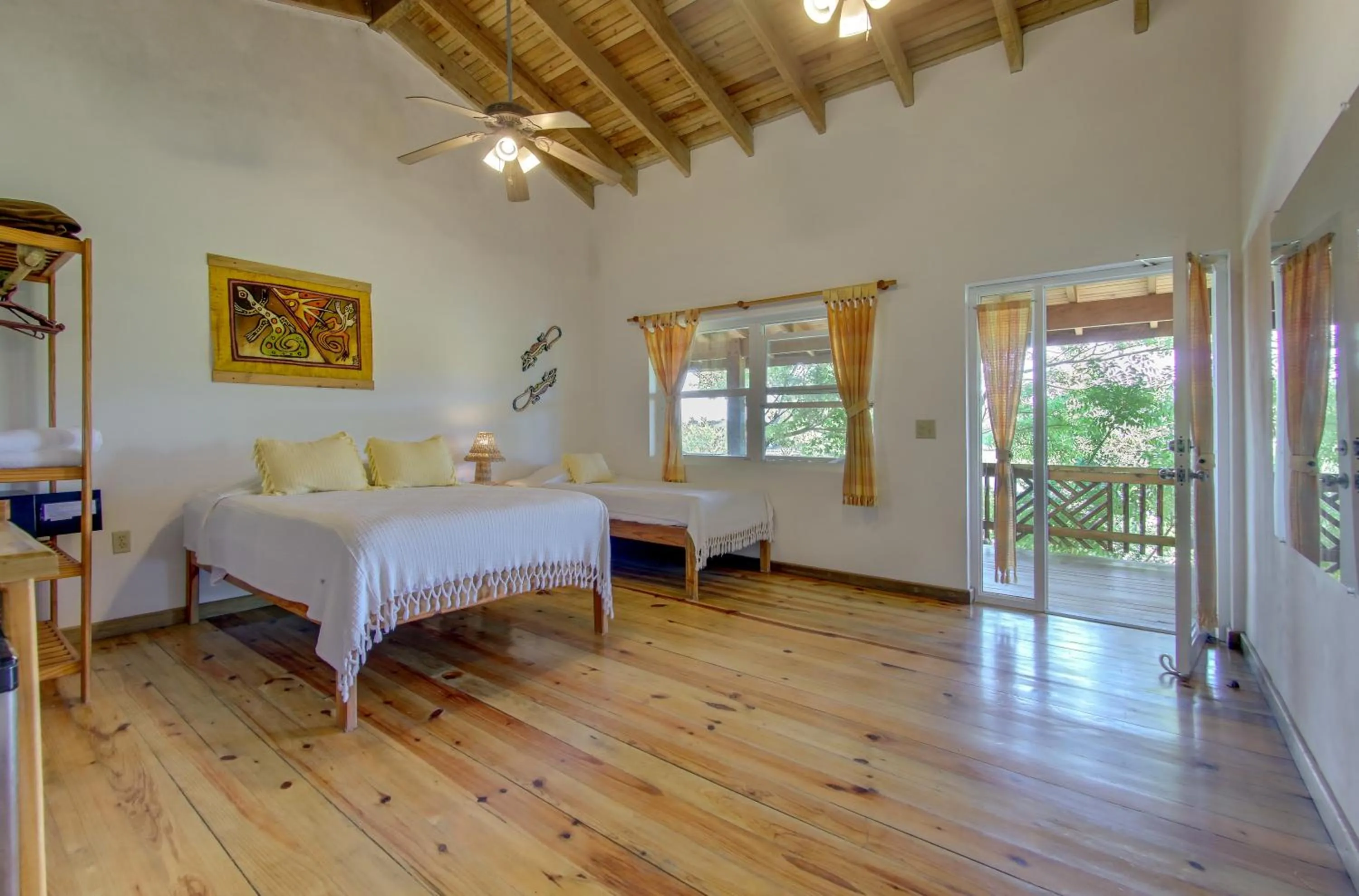 Photo of the whole room, Bed in Hotel Posada Las Orquídeas,West End