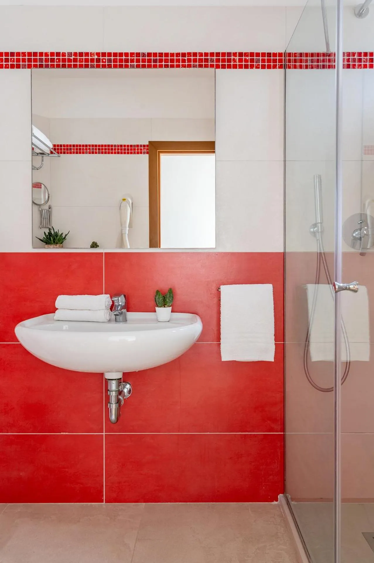 Bathroom in Hotel Rondinella e Viola