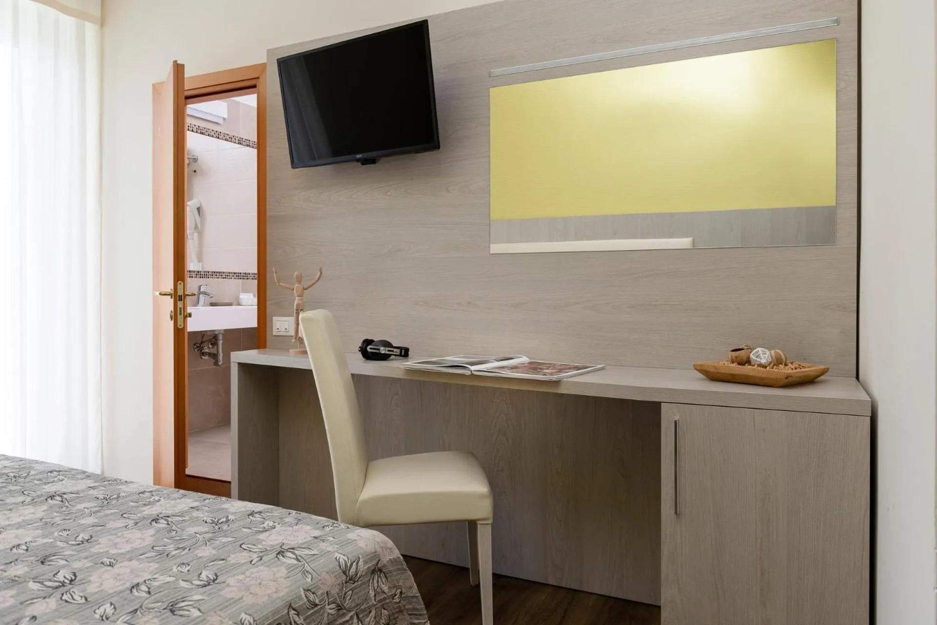 Bedroom, Bed in Hotel Rondinella e Viola