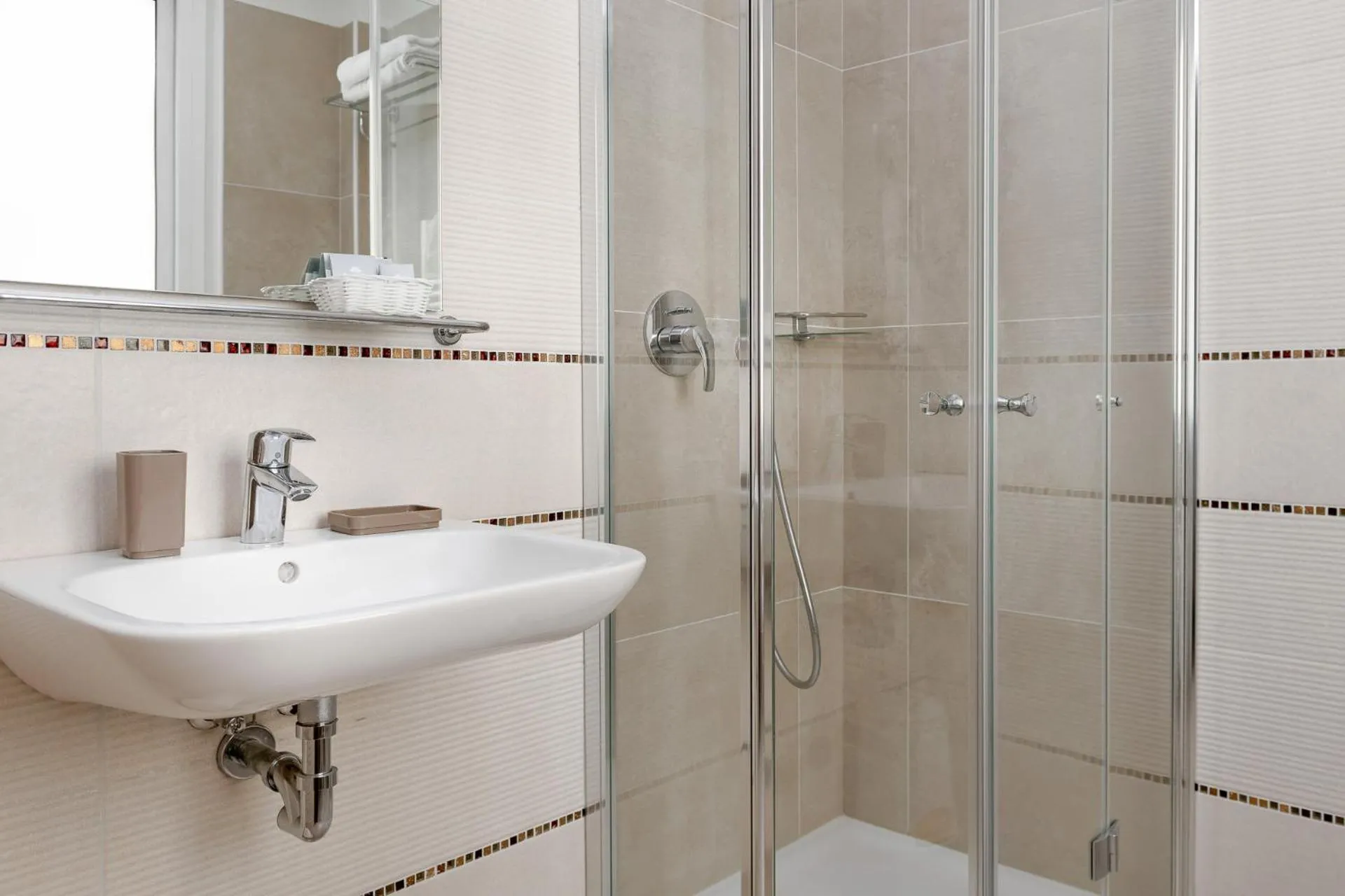 Bathroom in Hotel Rondinella e Viola