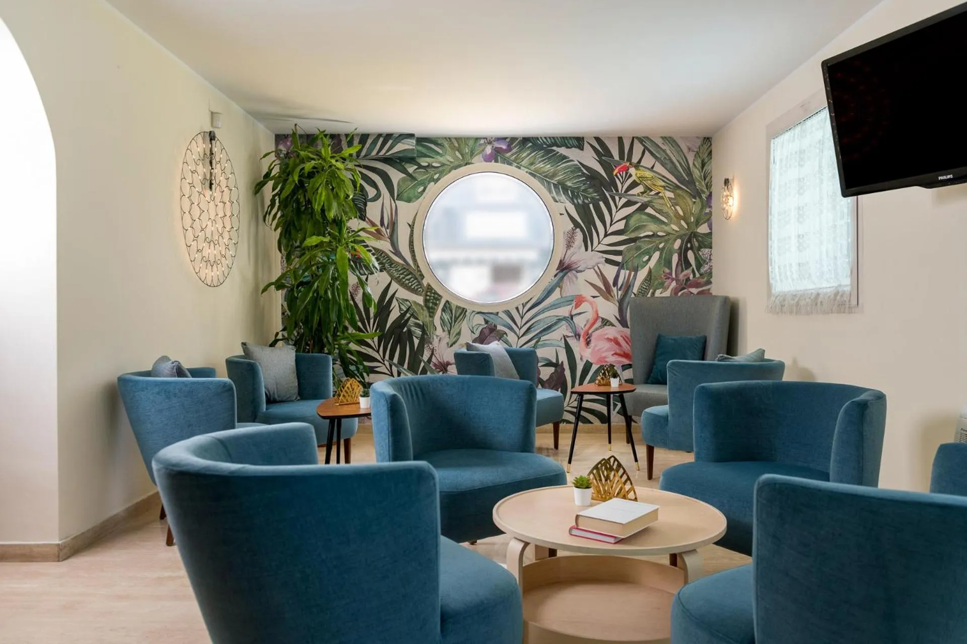 Communal lounge/ TV room in Hotel Rondinella e Viola