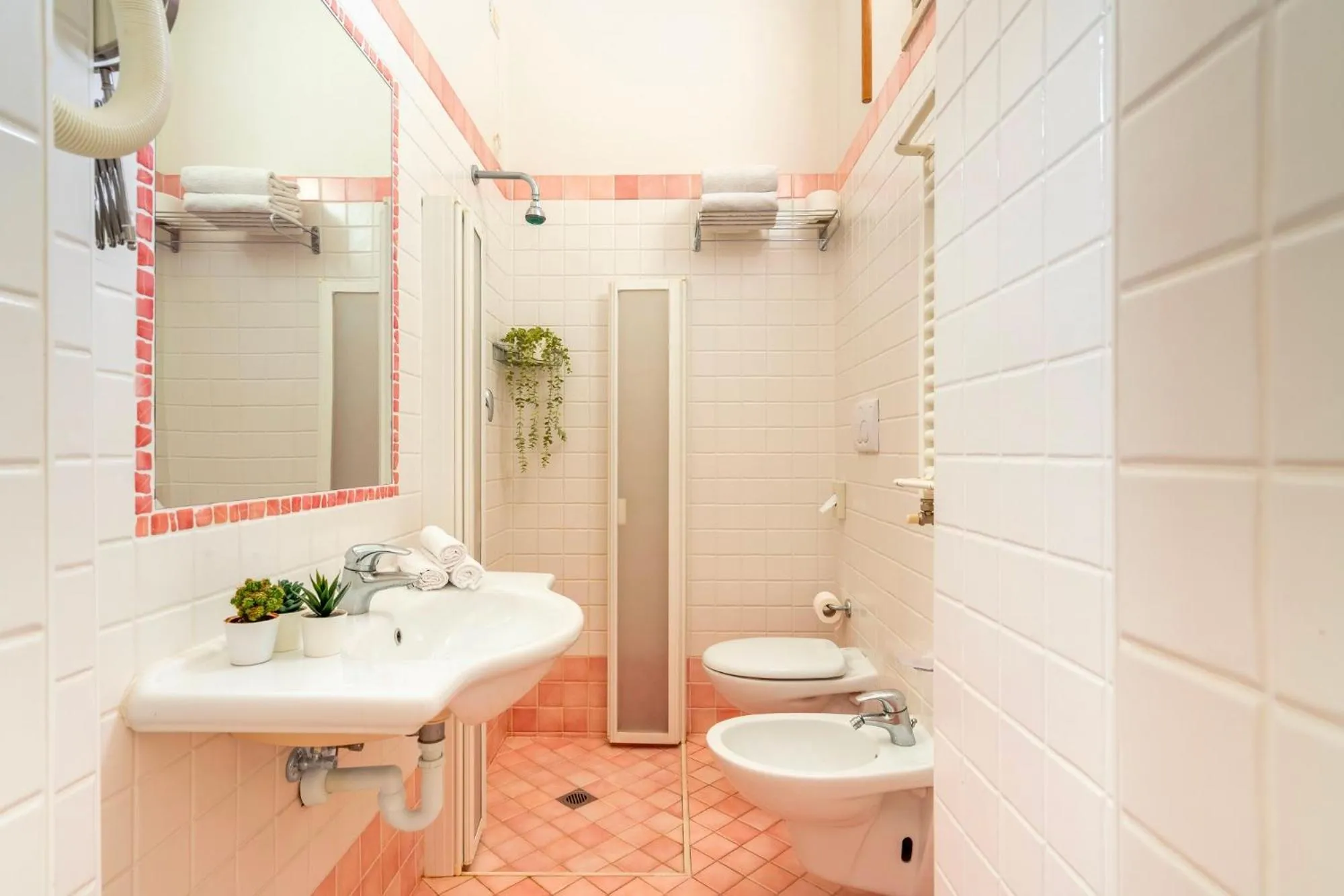 Bathroom in Hotel Rondinella e Viola