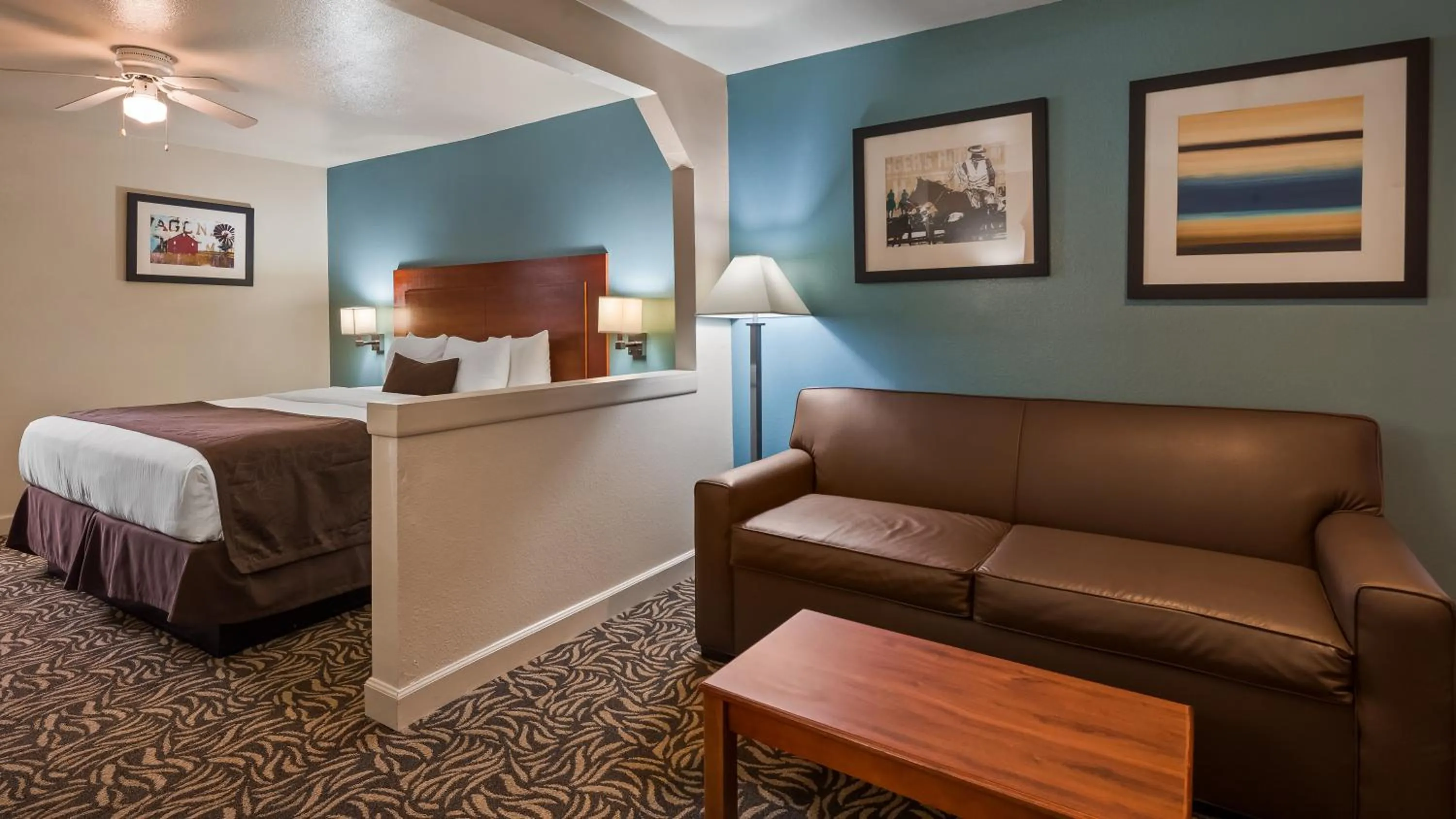 Photo of the whole room, Bed in Best Western Regency Inn & Suites