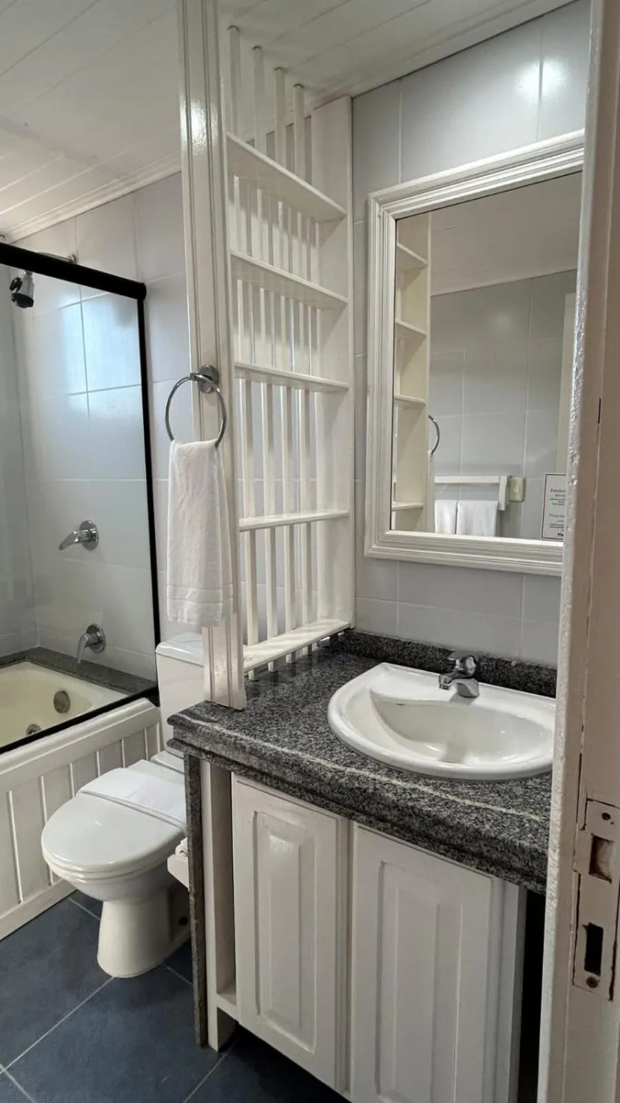 Shower in Hotel Du Lac Macaé