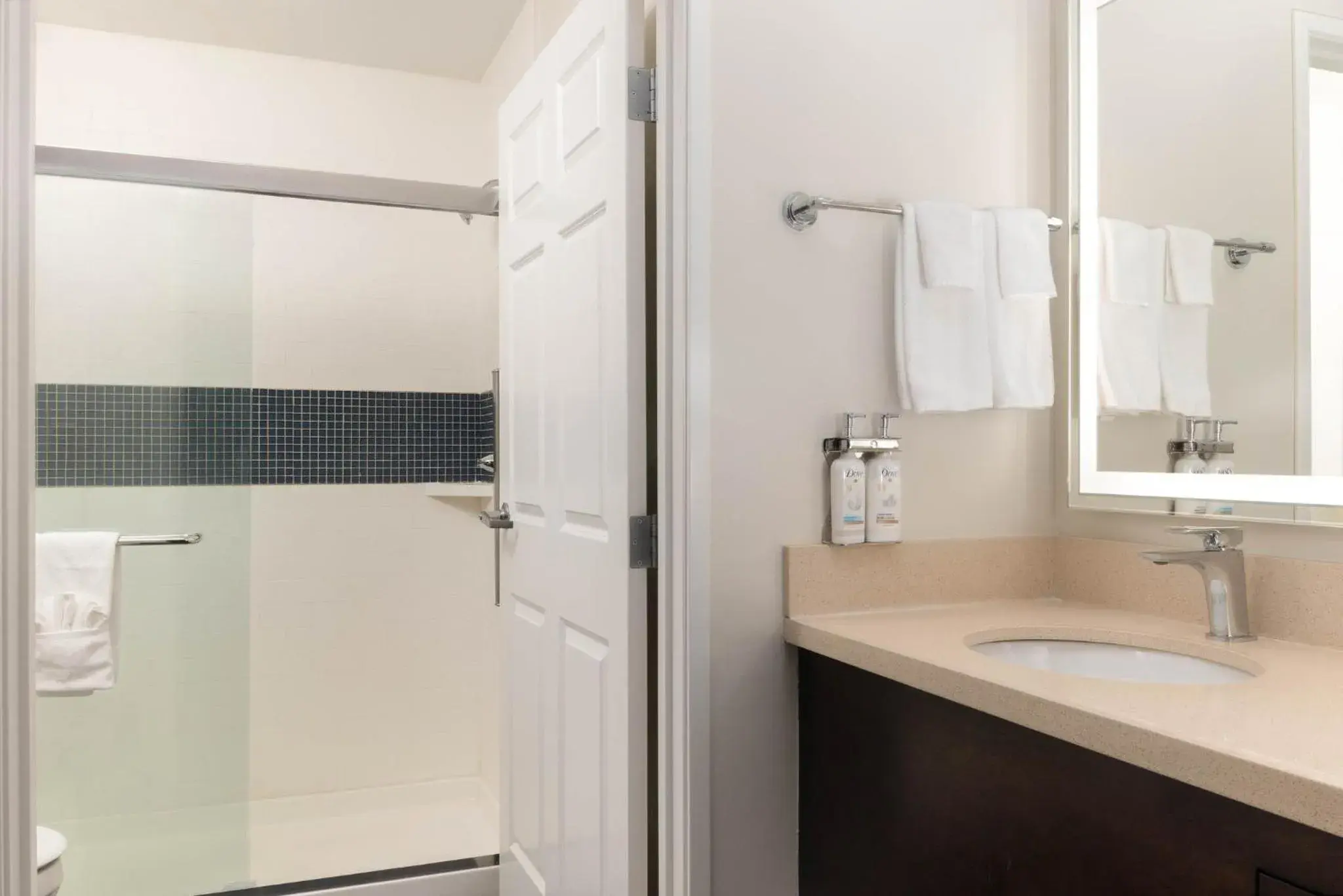 One-Bedroom King Suite with Sofa Bed in Staybridge Suites Chandler by IHG One-Bedroom King Suite with Sofa Bed in Staybridge Suites Chandler by IHG