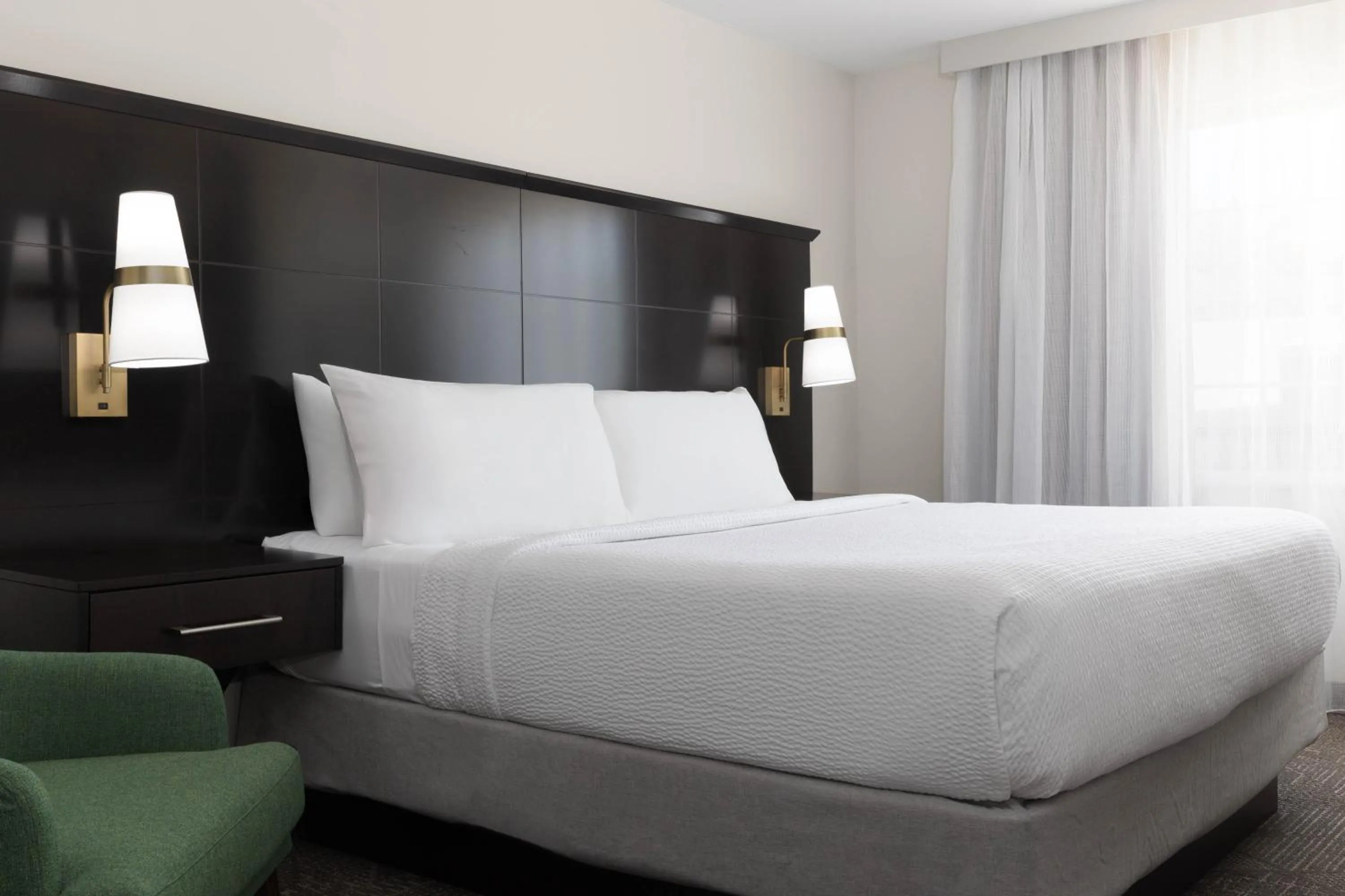 Bed in Staybridge Suites Chandler by IHG