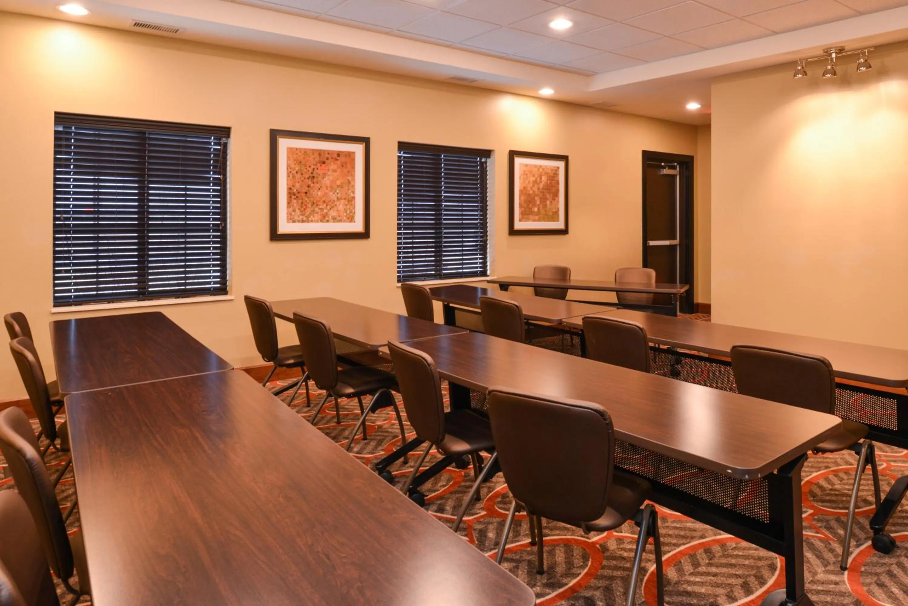 Meeting/conference room in Staybridge Suites Merrillville by IHG