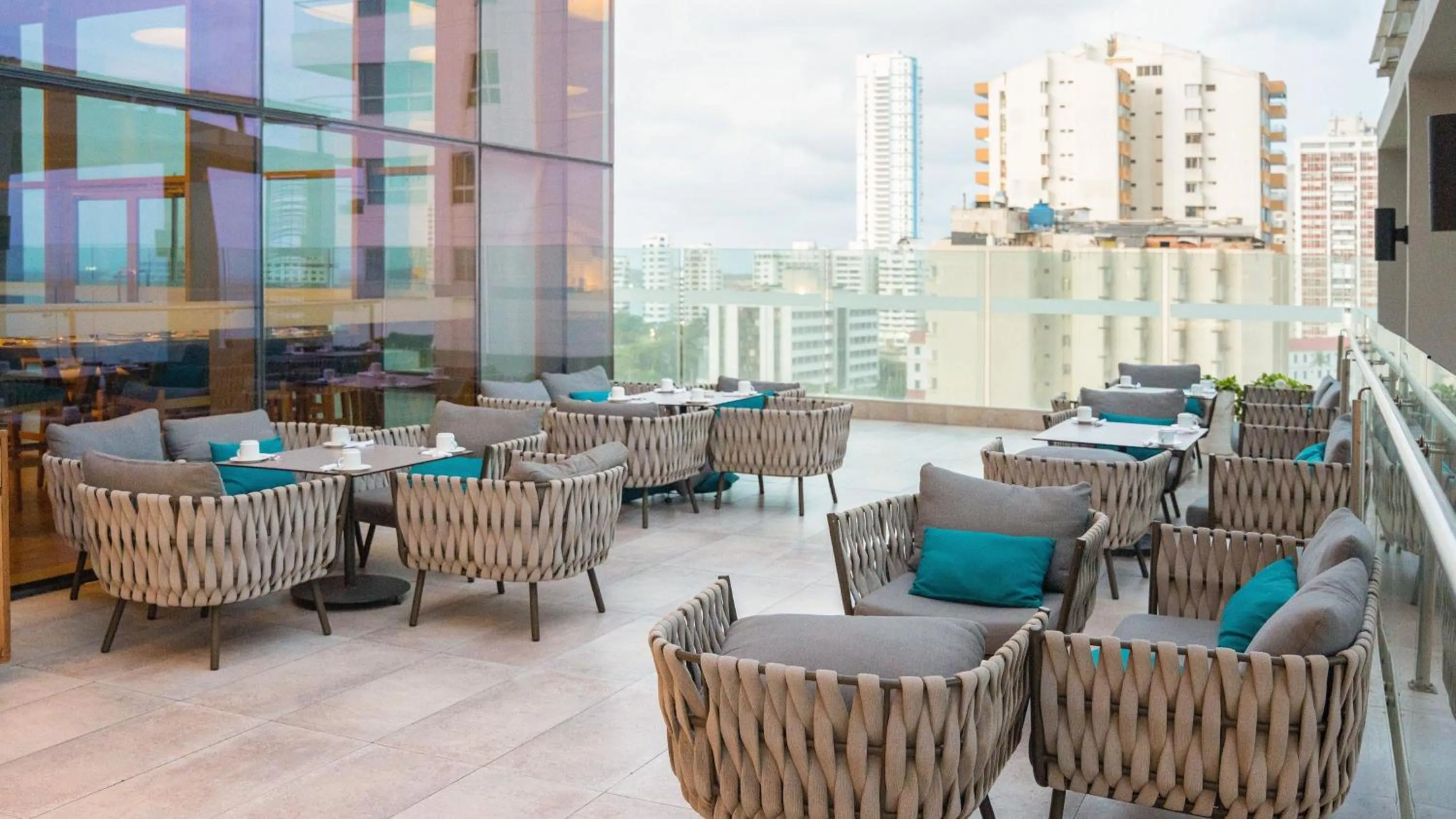 Restaurant/places to eat in Hotel InterContinental Cartagena by IHG