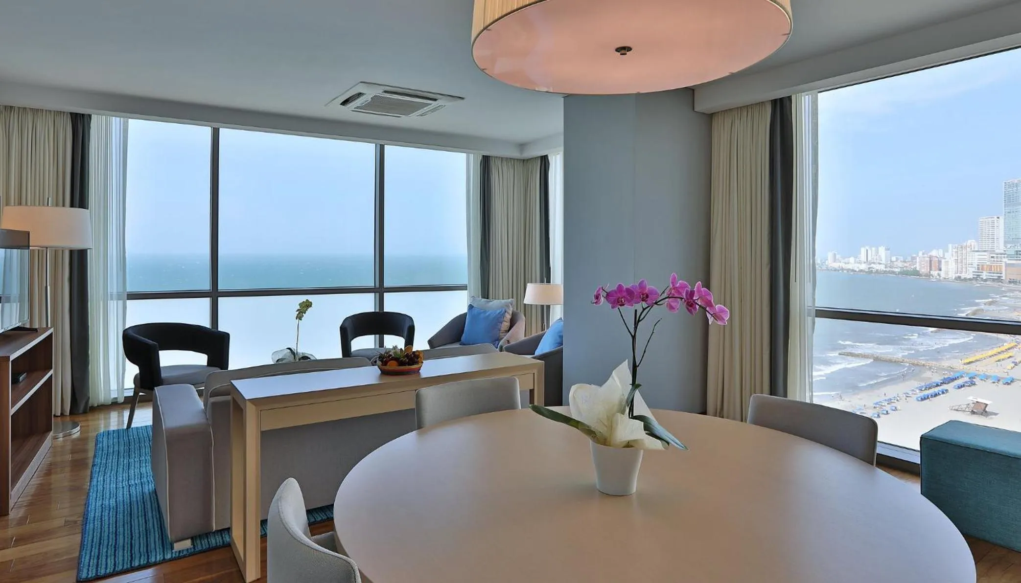 Photo of the whole room in Hotel InterContinental Cartagena by IHG