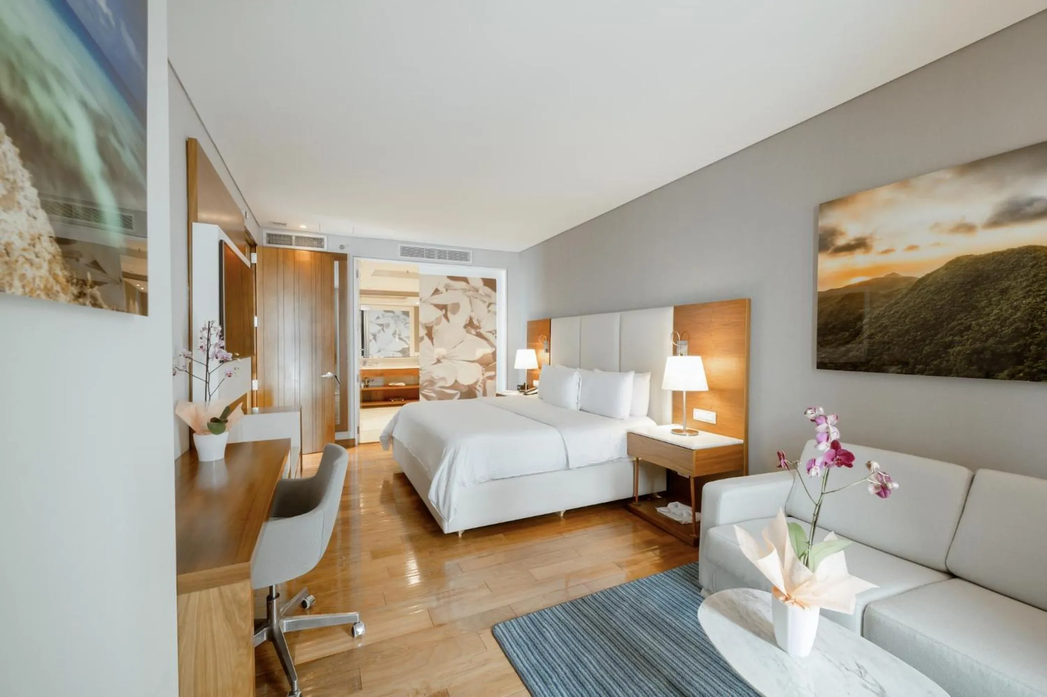 Bedroom, Bed in Hotel InterContinental Cartagena by IHG