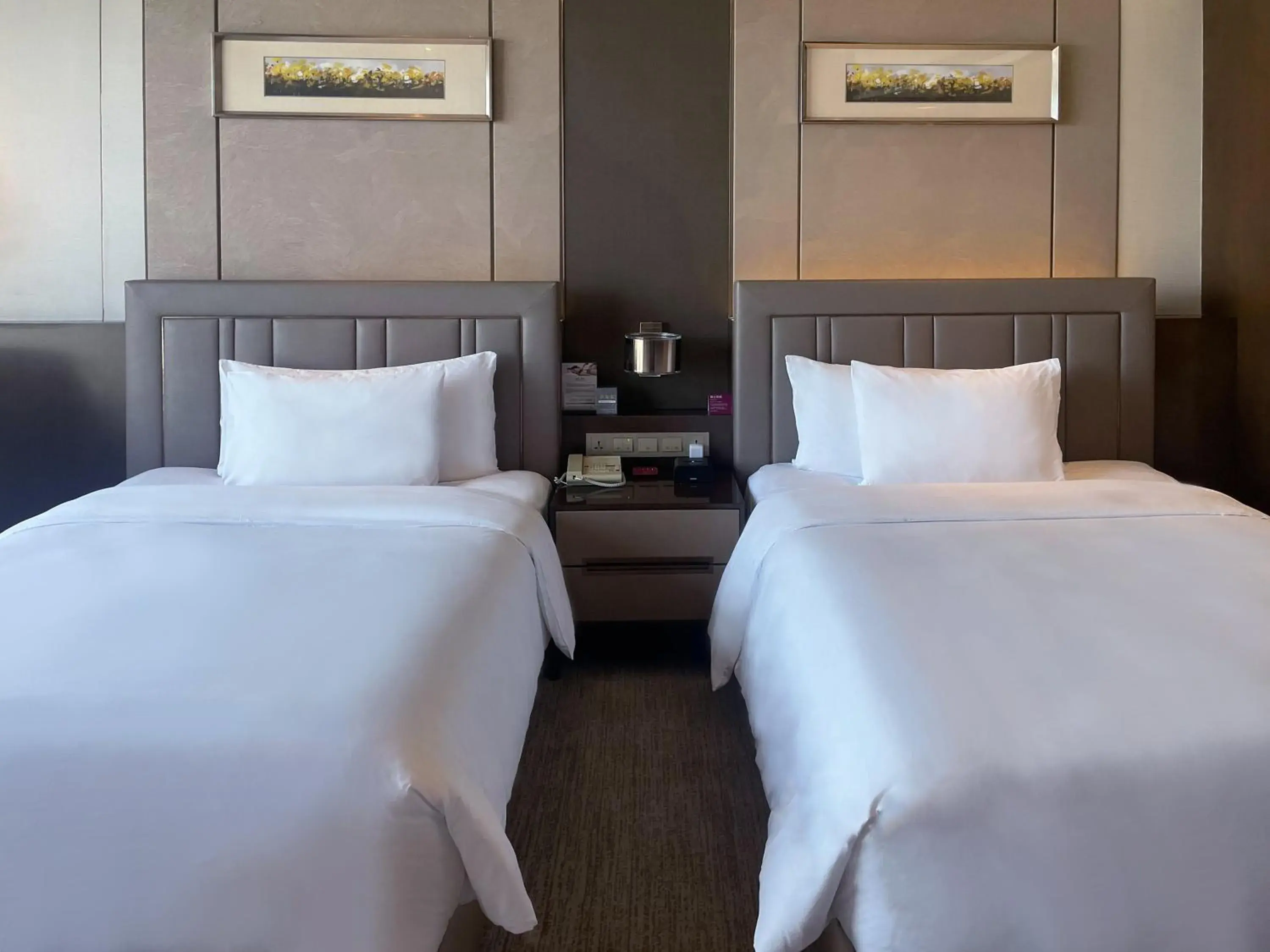 Premium Double Room with Two Double Beds and Lake View in Crowne Plaza Zhangzhou by IHG Premium Double Room with Two Double Beds and Lake View in Crowne Plaza Zhangzhou by IHG