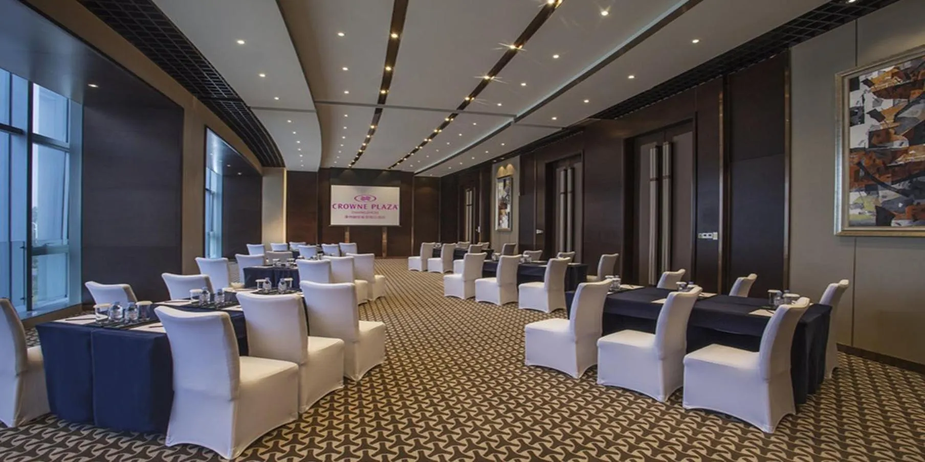 Meeting/conference room in Crowne Plaza Zhangzhou by IHG