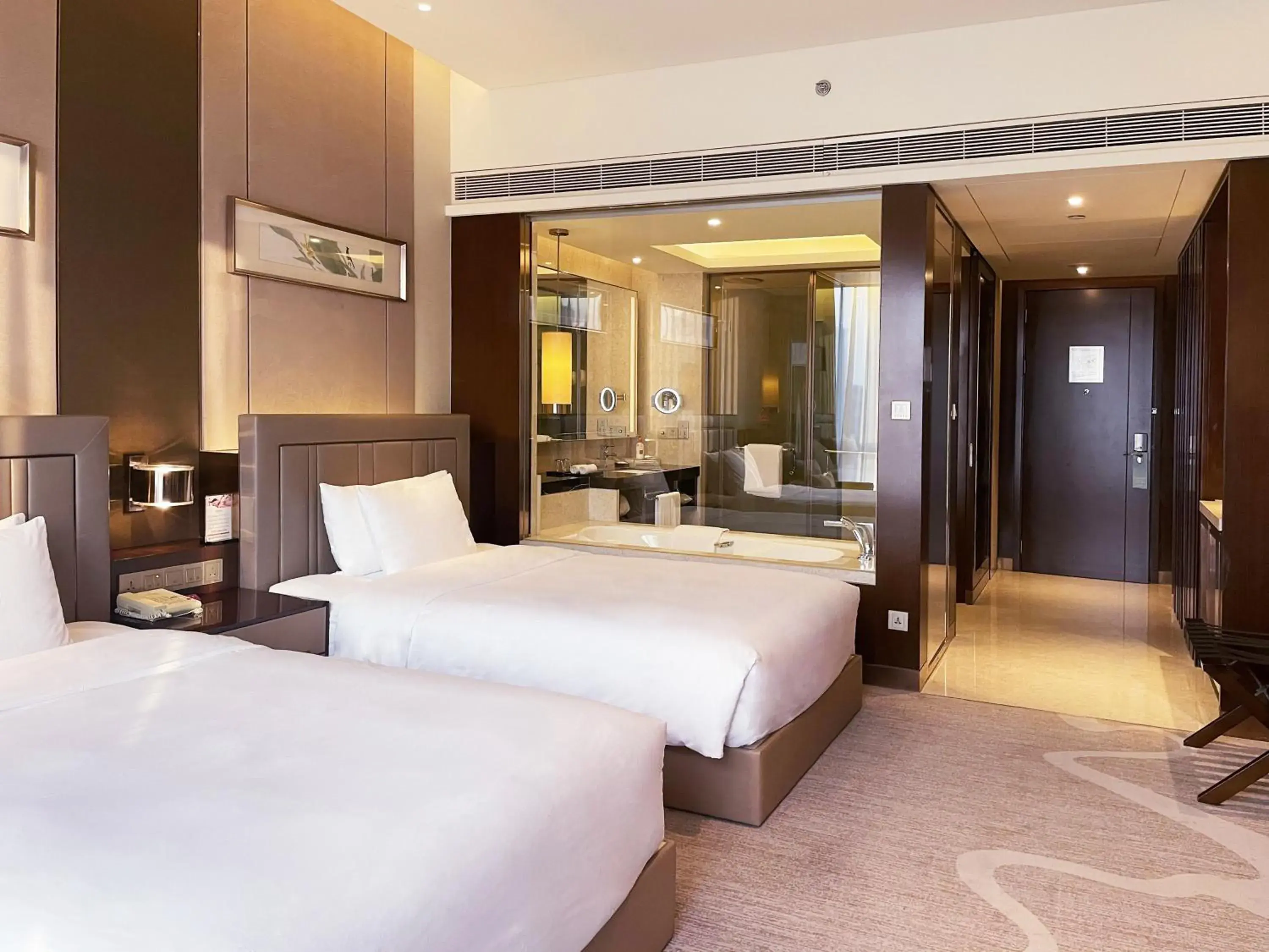 Standard Double Room with Two Double Beds and City View in Crowne Plaza Zhangzhou by IHG Standard Double Room with Two Double Beds and City View in Crowne Plaza Zhangzhou by IHG