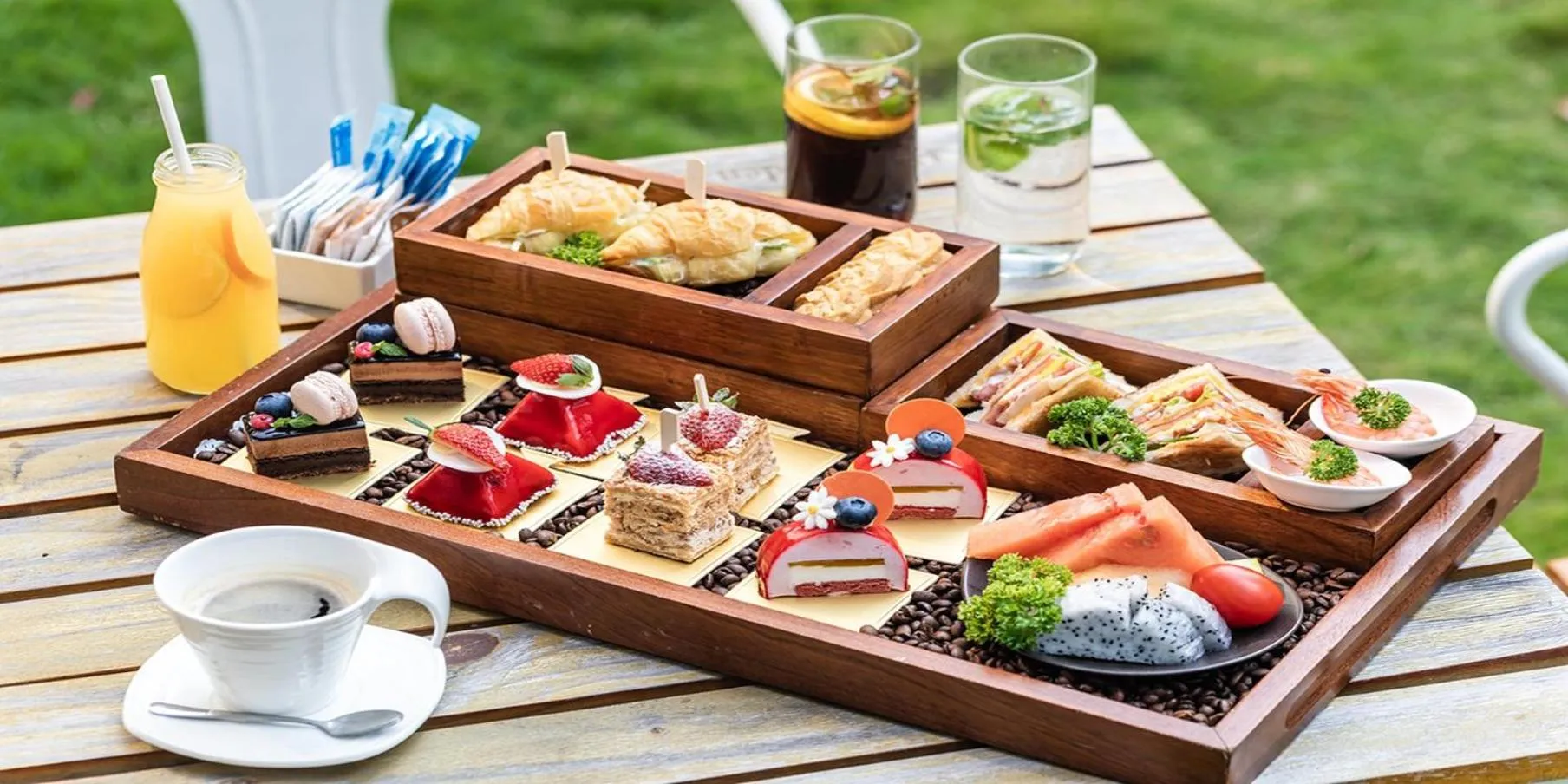 Lounge or bar in Crowne Plaza Zhangzhou by IHG