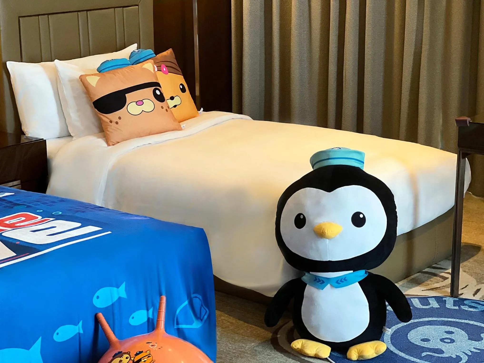 Photo of the whole room, Bed in Crowne Plaza Zhangzhou by IHG