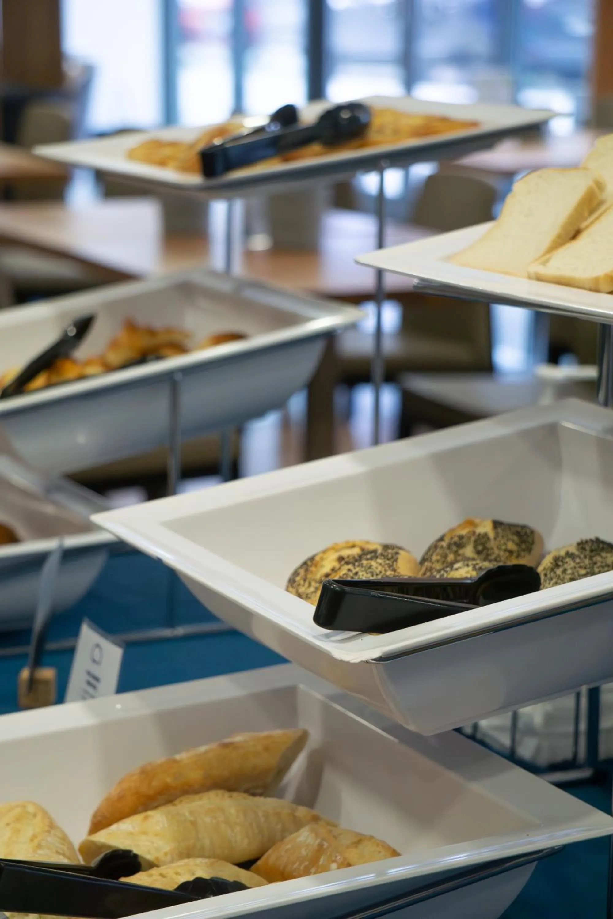 Restaurant/places to eat in Holiday Inn Express Strasbourg Centre by IHG