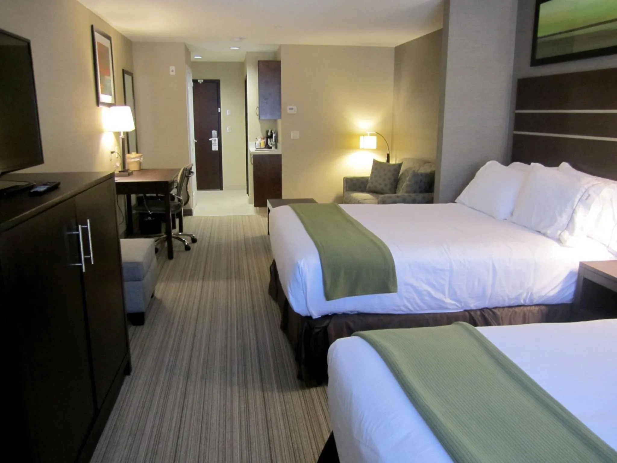 Photo of the whole room, Bed in Holiday Inn Express Golden-Kicking Horse by IHG