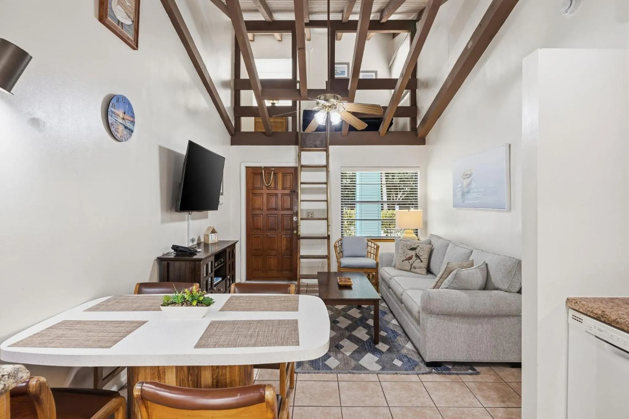 TV and multimedia in Sand Dune Shores