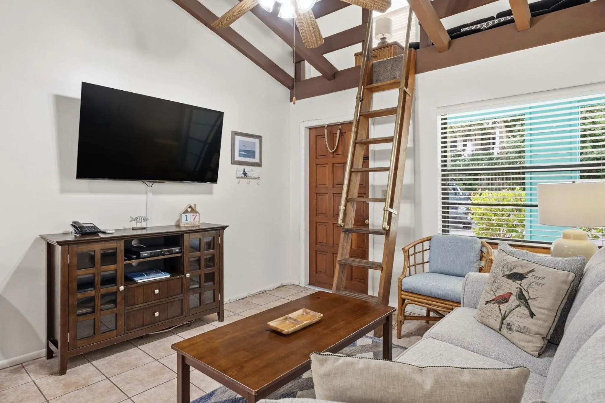 TV and multimedia in Sand Dune Shores