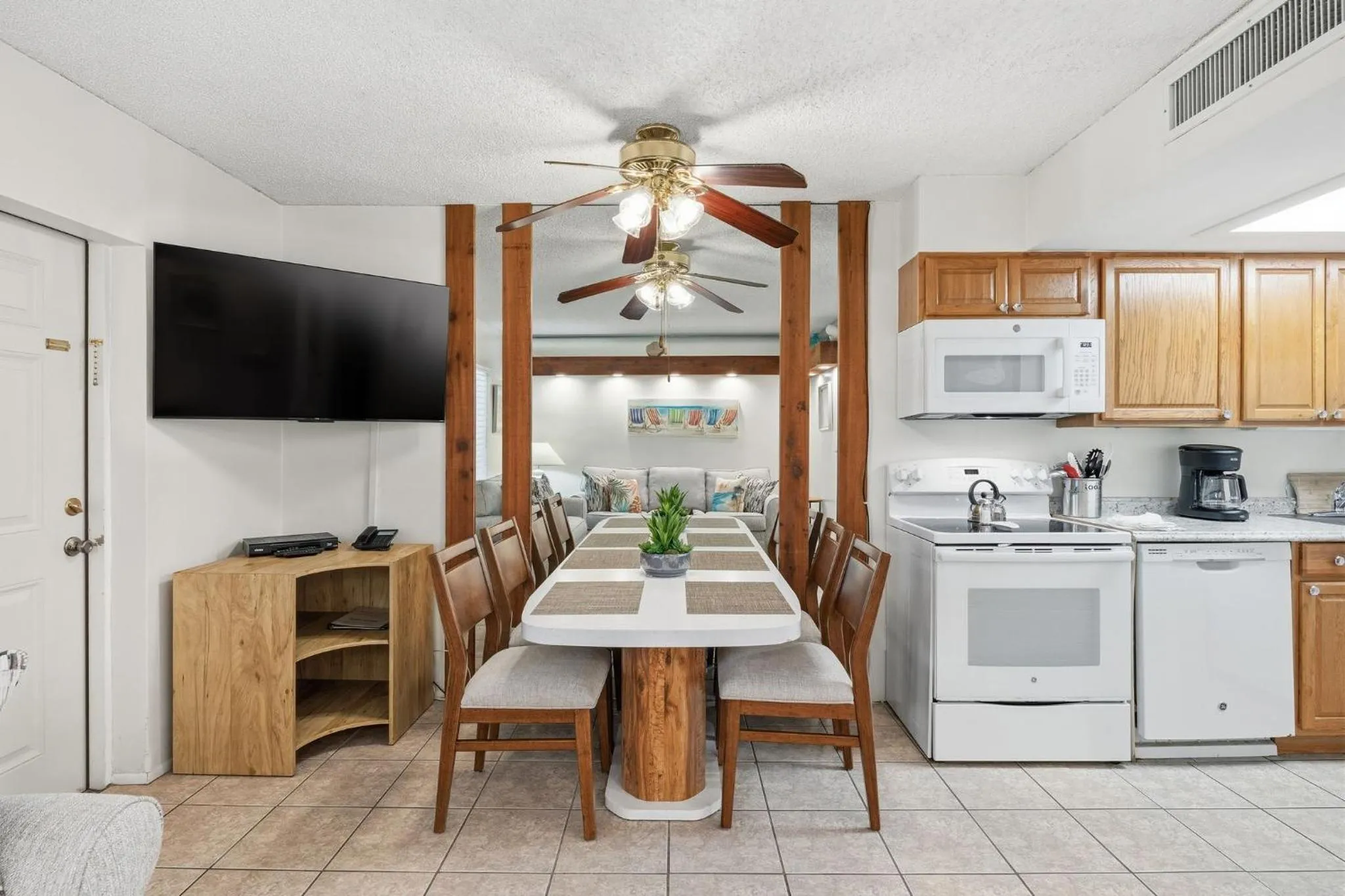 TV and multimedia in Sand Dune Shores