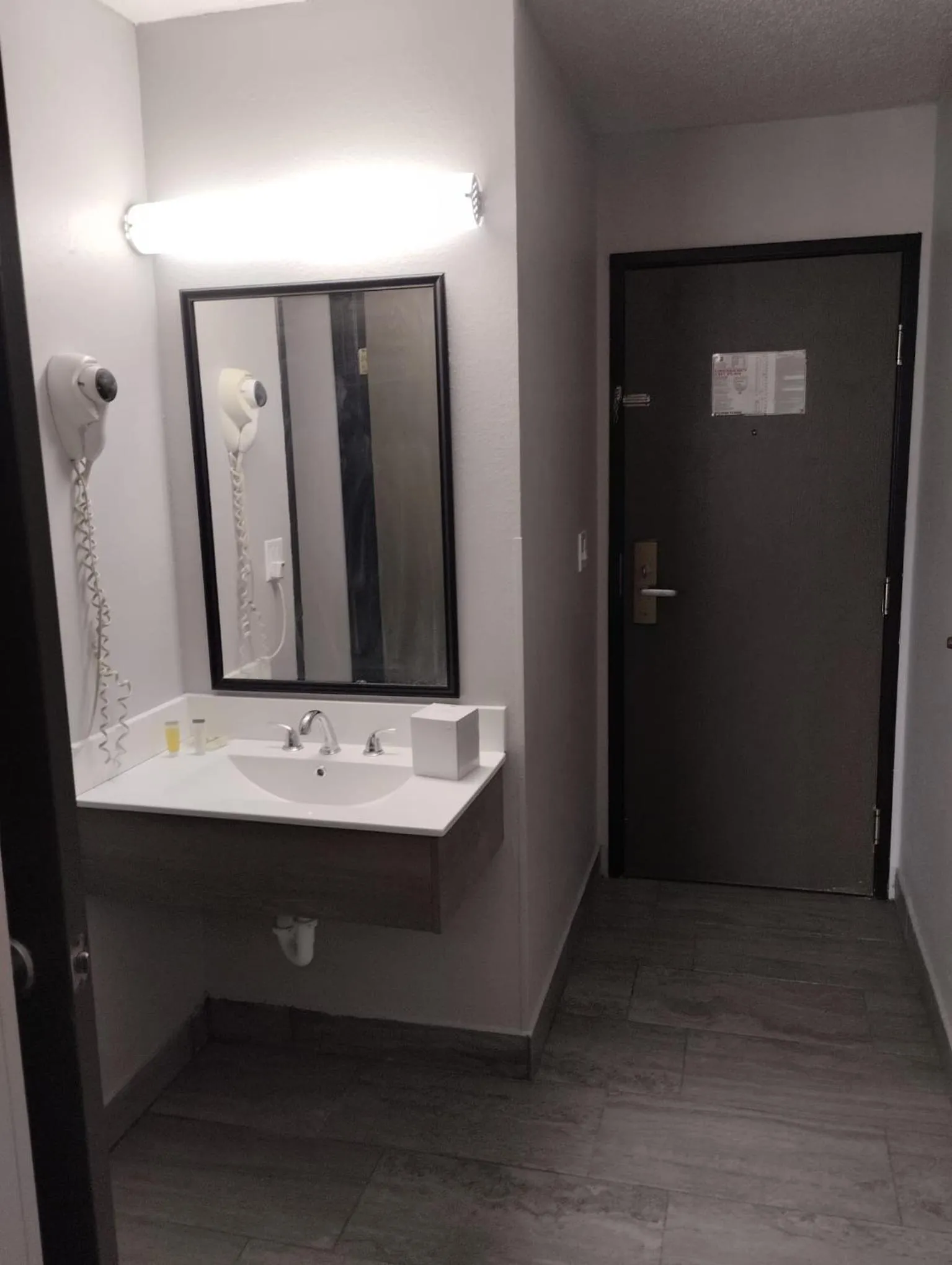 Super 8 by Wyndham Morris