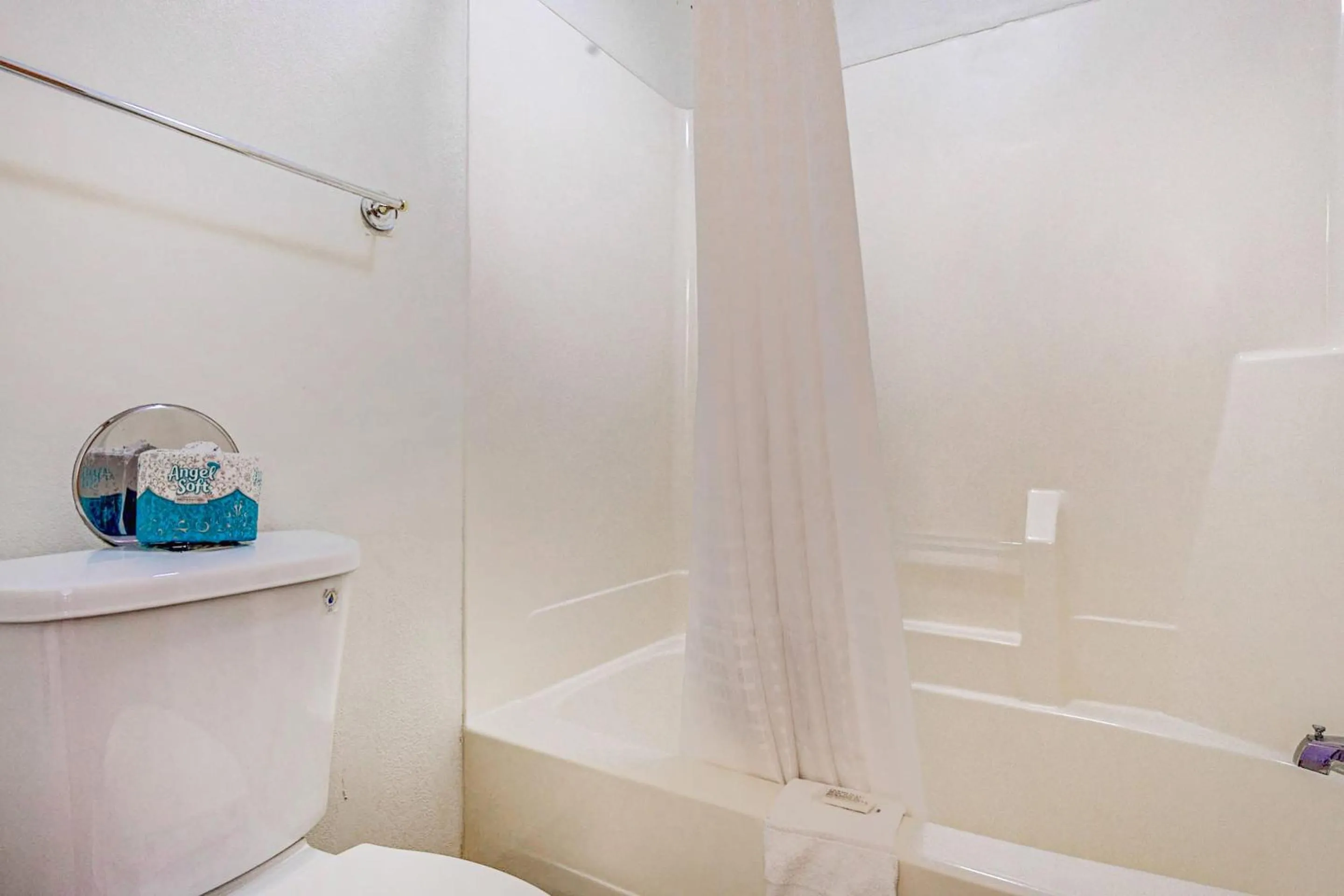 Bathroom in Super Sleep Inn