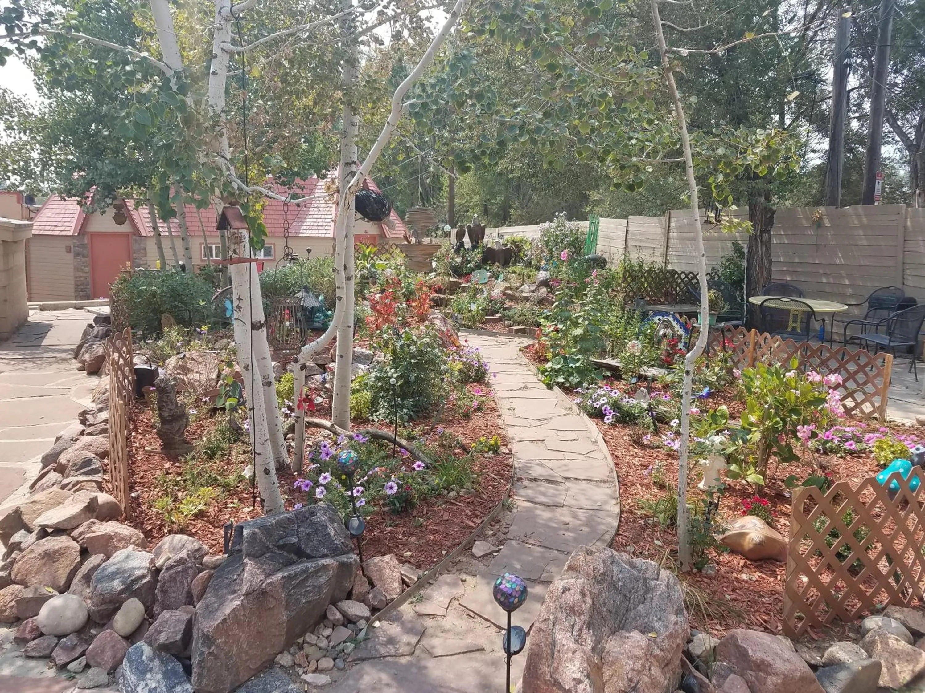 Garden in True North Motel