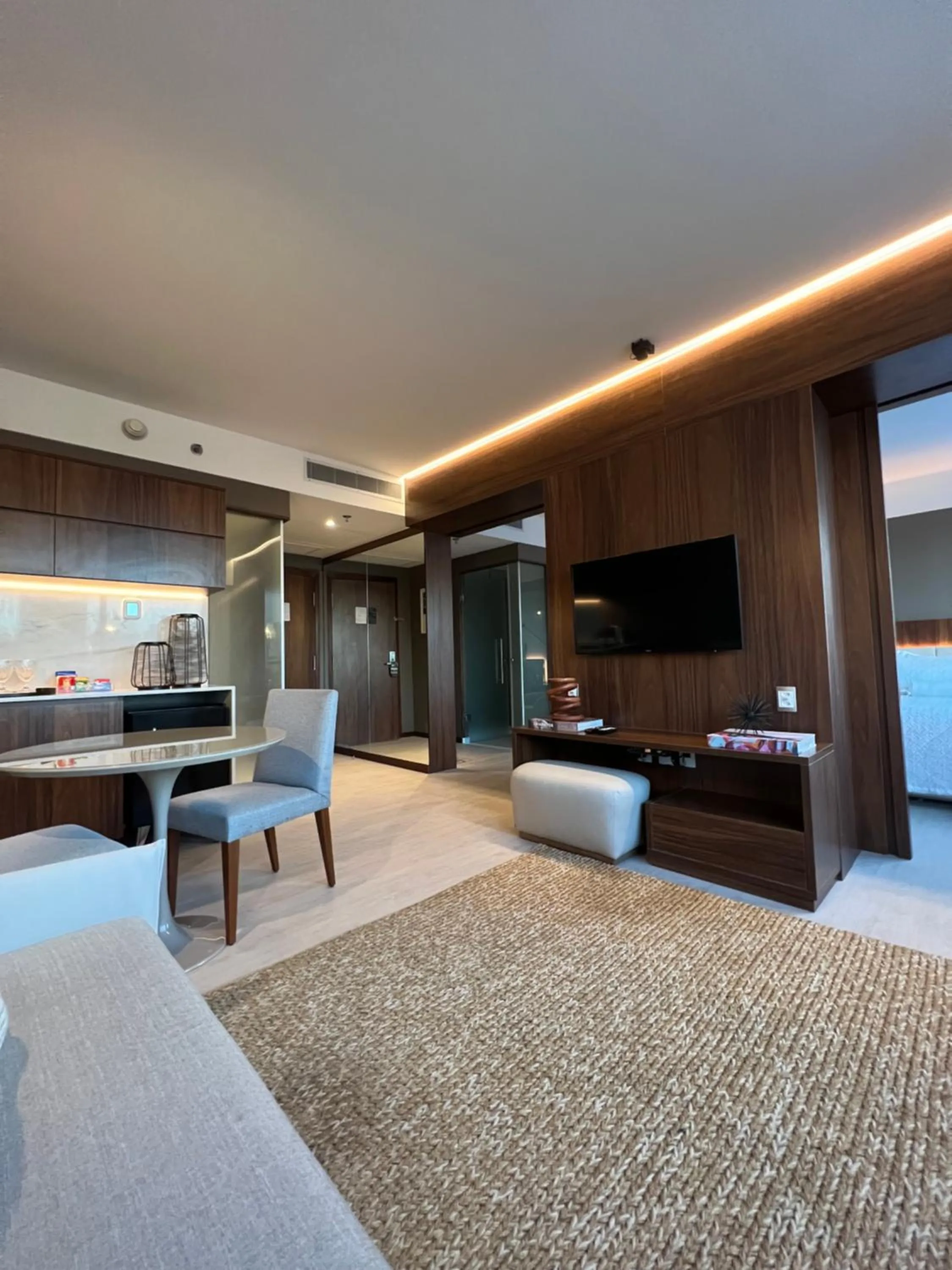 Communal lounge/ TV room in Bugan Recife Boa Viagem Hotel - by Atlantica