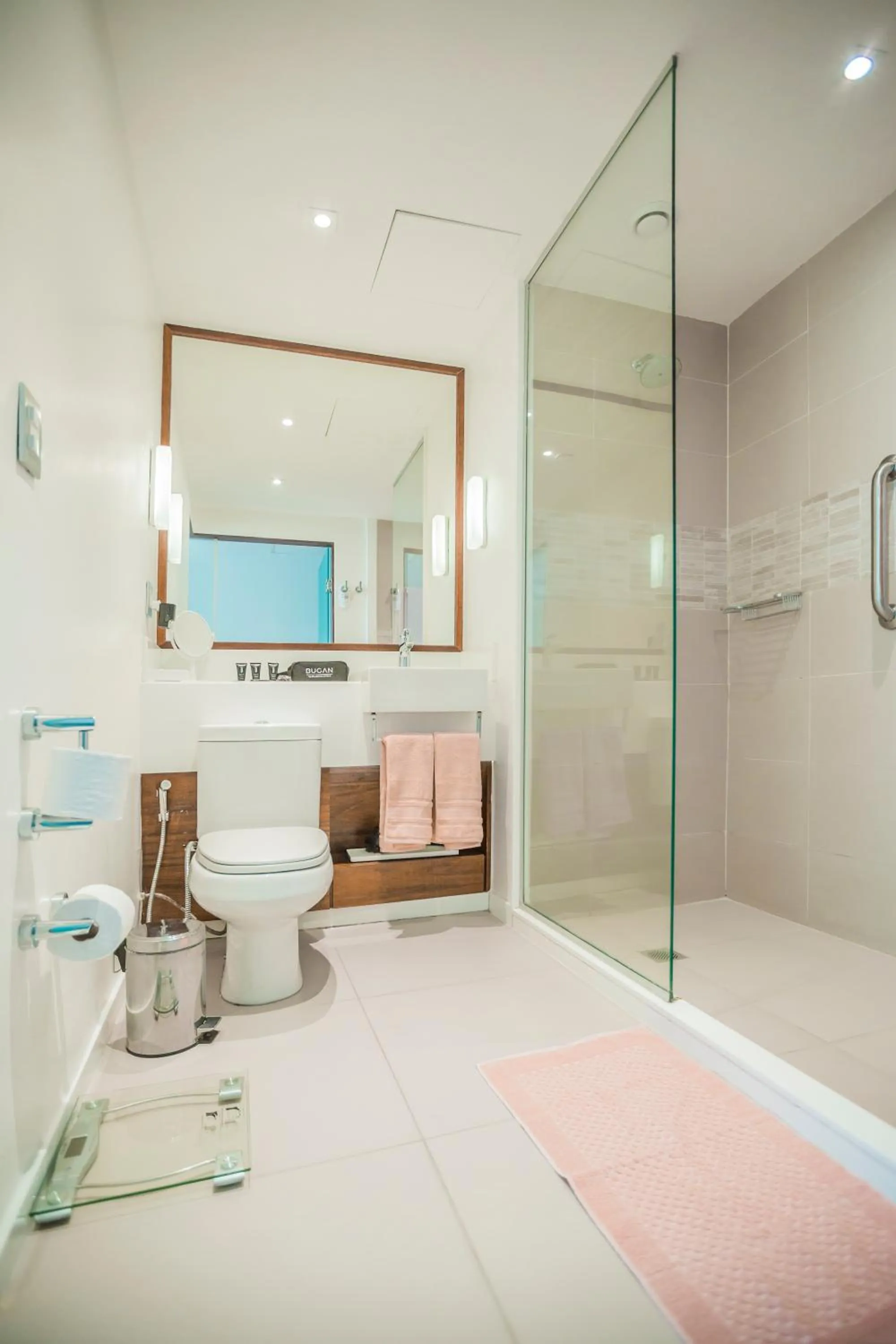 Bathroom in Bugan Recife Boa Viagem Hotel - by Atlantica