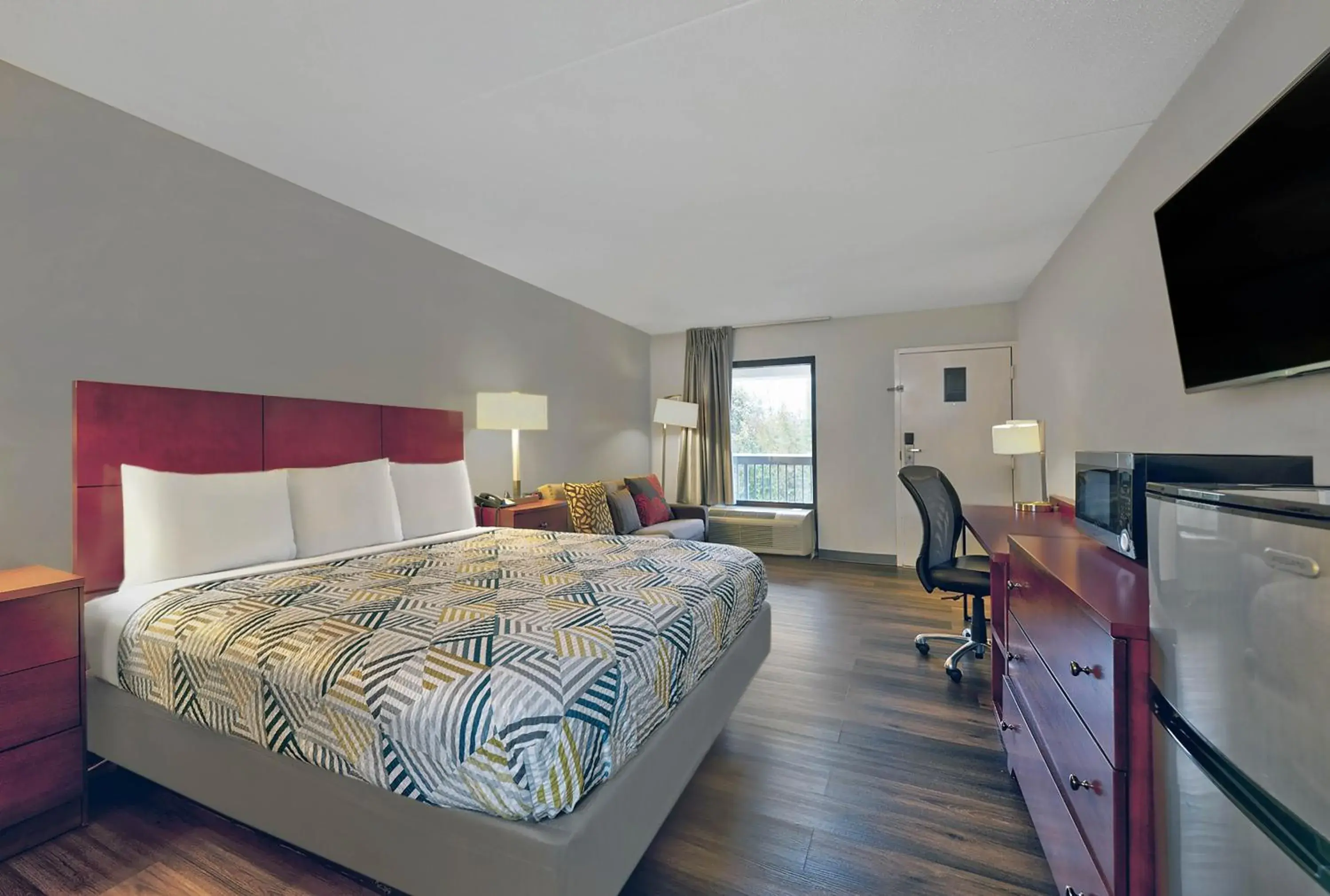 Deluxe King Room - Smoking in Motel 6 Scottsboro, AL Hwy 72 Deluxe King Room - Smoking in Motel 6 Scottsboro, AL Hwy 72