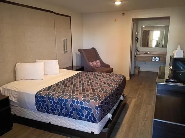 Bedroom, Bed in GO2 Inn & Suites by Relianse - El Paso