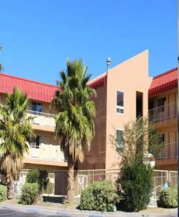 Property building in GO2 Inn & Suites by Relianse - El Paso