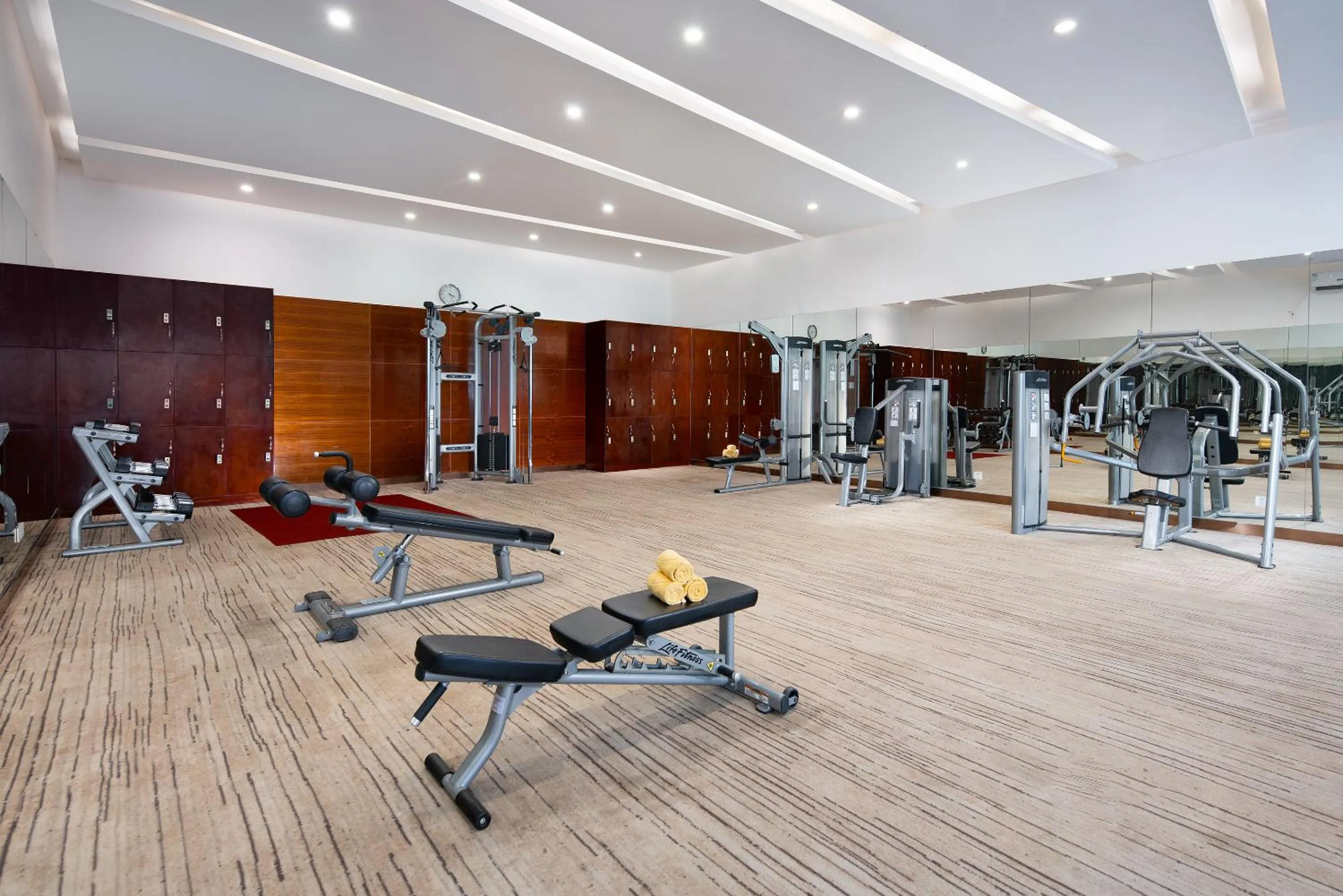 Fitness centre/facilities in Country Garden Golden Beach Spring Hotel