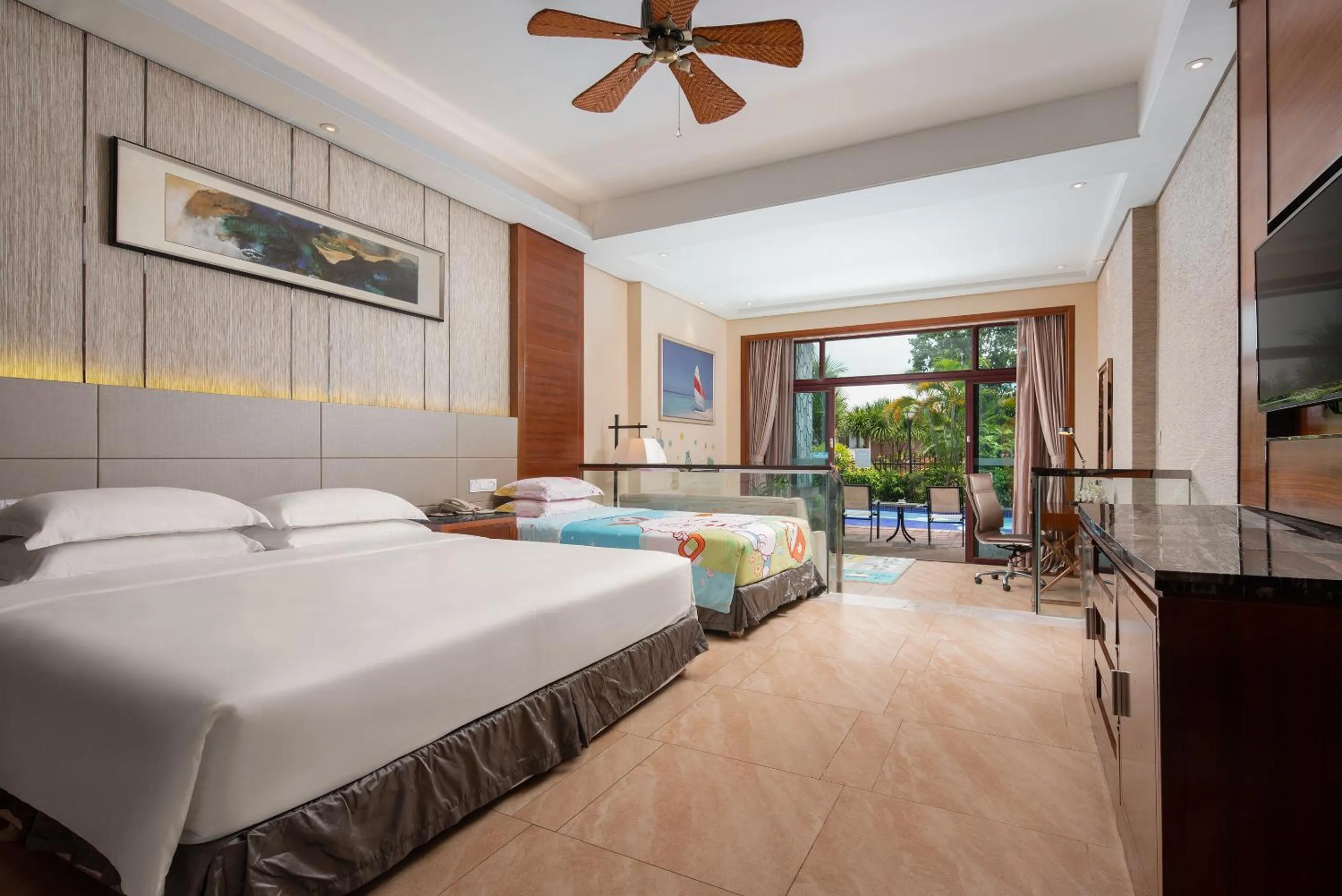 Photo of the whole room, Bed in Country Garden Golden Beach Spring Hotel