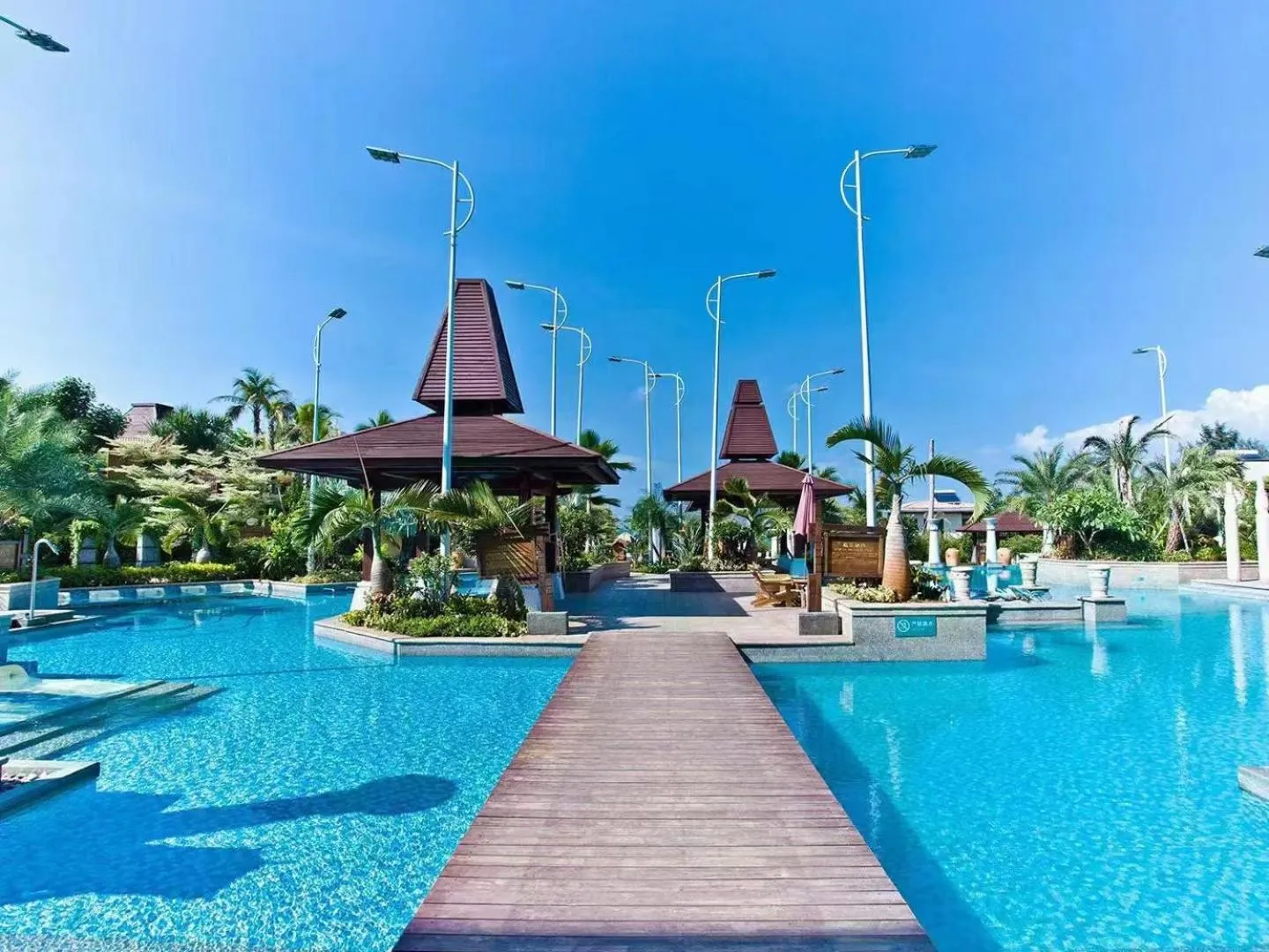 Swimming pool in Country Garden Golden Beach Spring Hotel