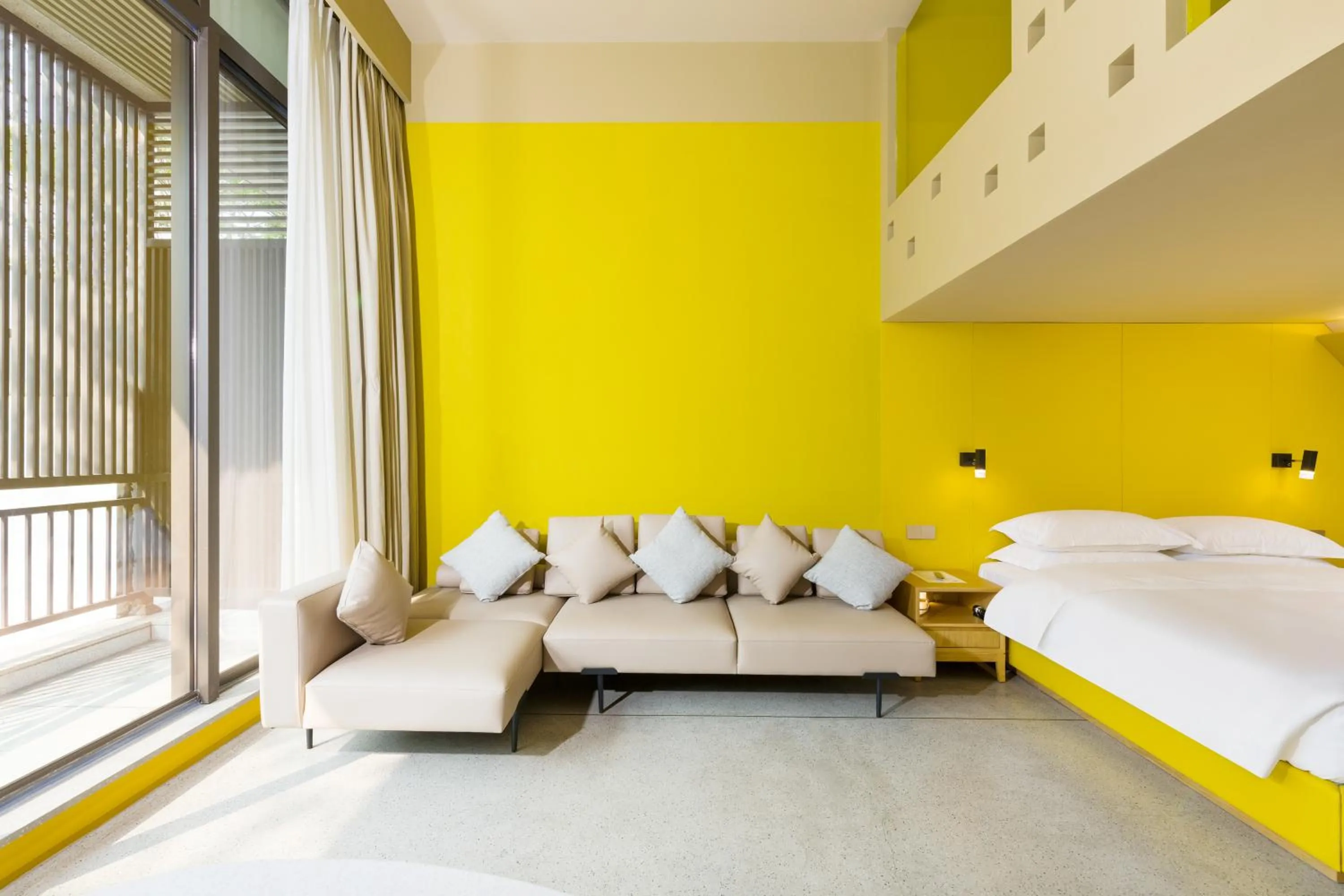 Seating area in SongShan Lake PingShang Serviced Hotel