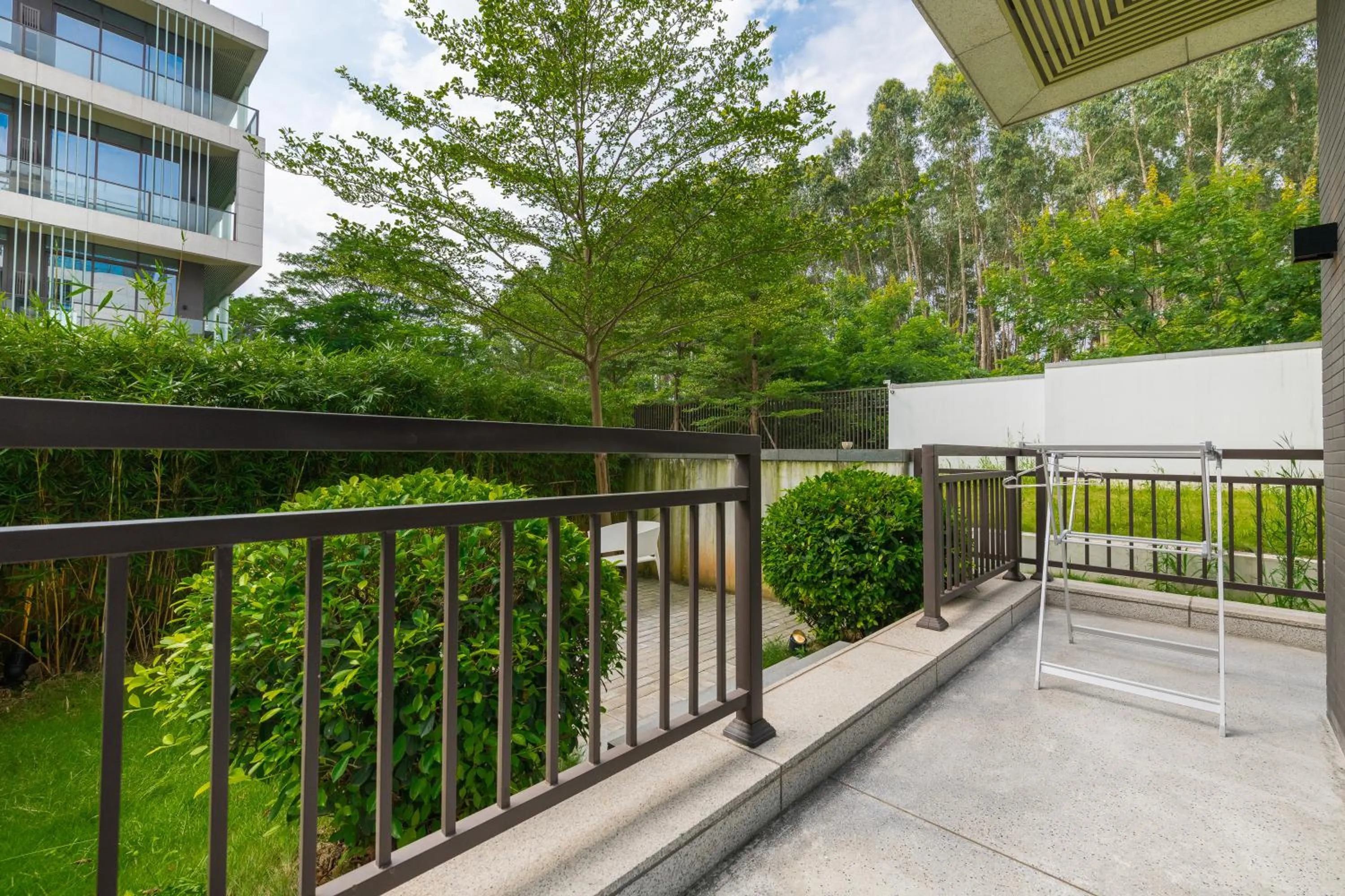 Balcony/Terrace in SongShan Lake PingShang Serviced Hotel