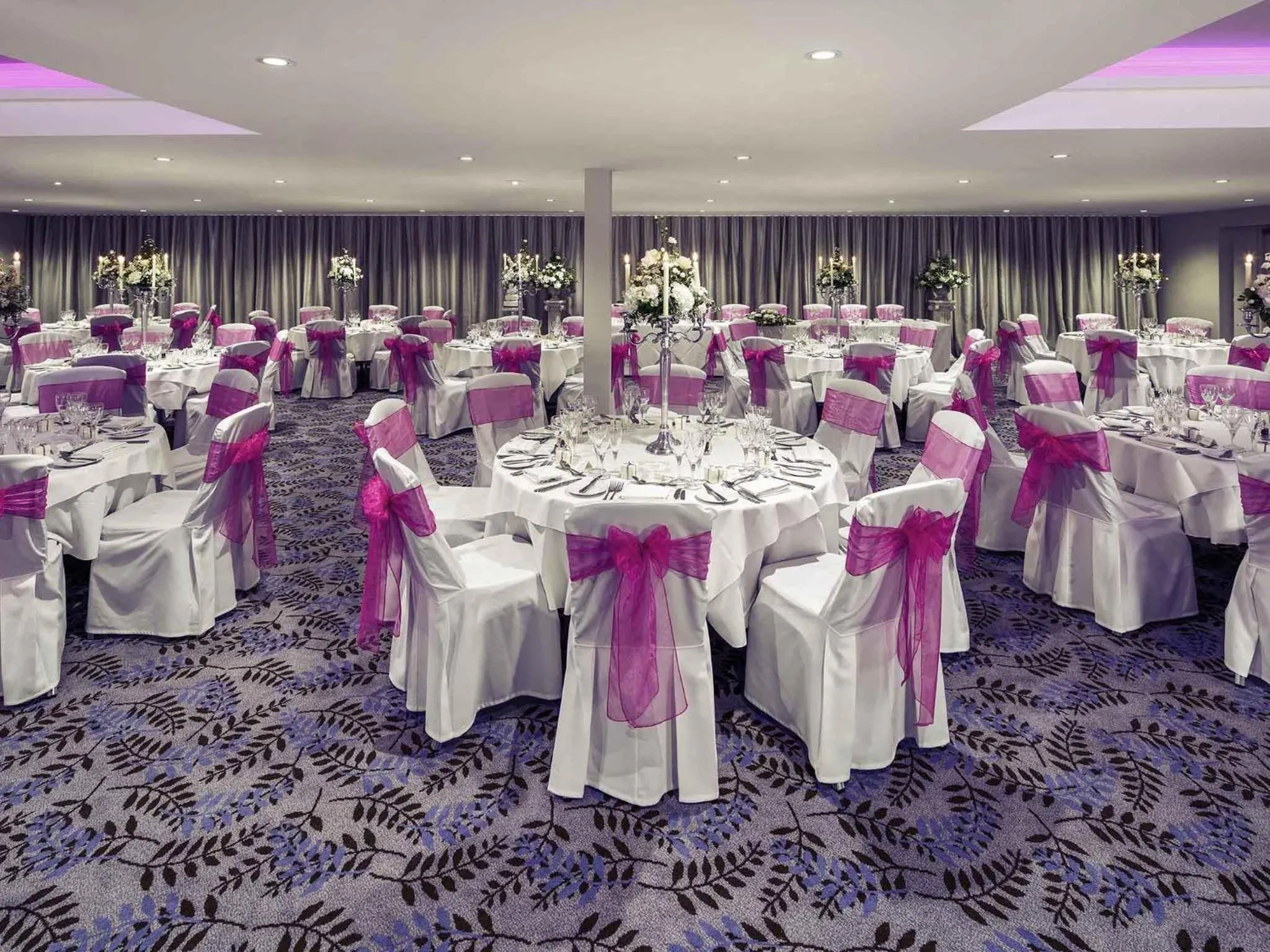 wedding in Mercure Gloucester Bowden Hall Hotel