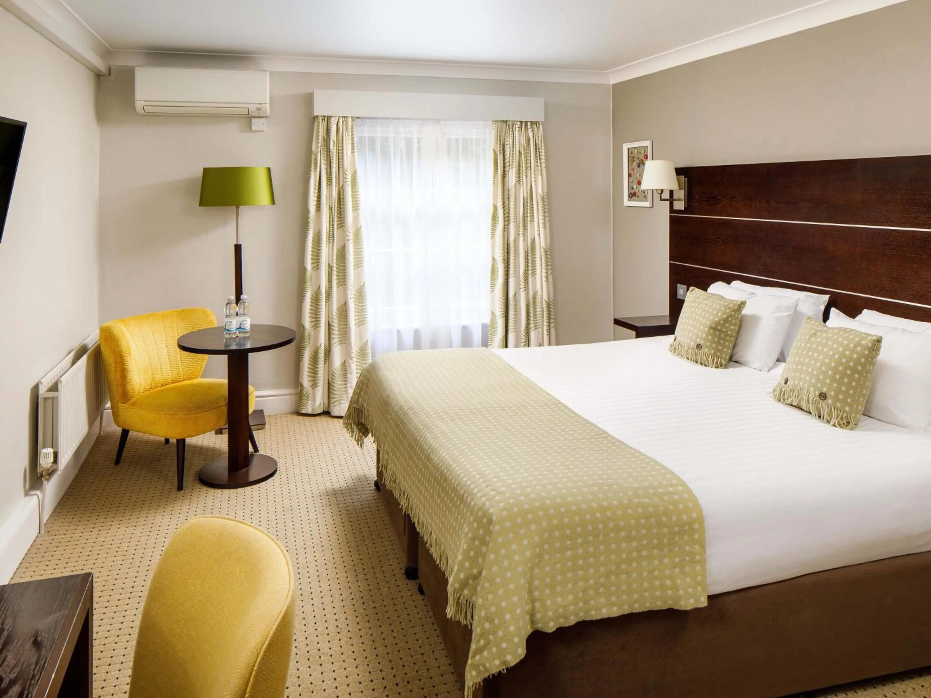 Bedroom, Bed in Mercure Gloucester Bowden Hall Hotel