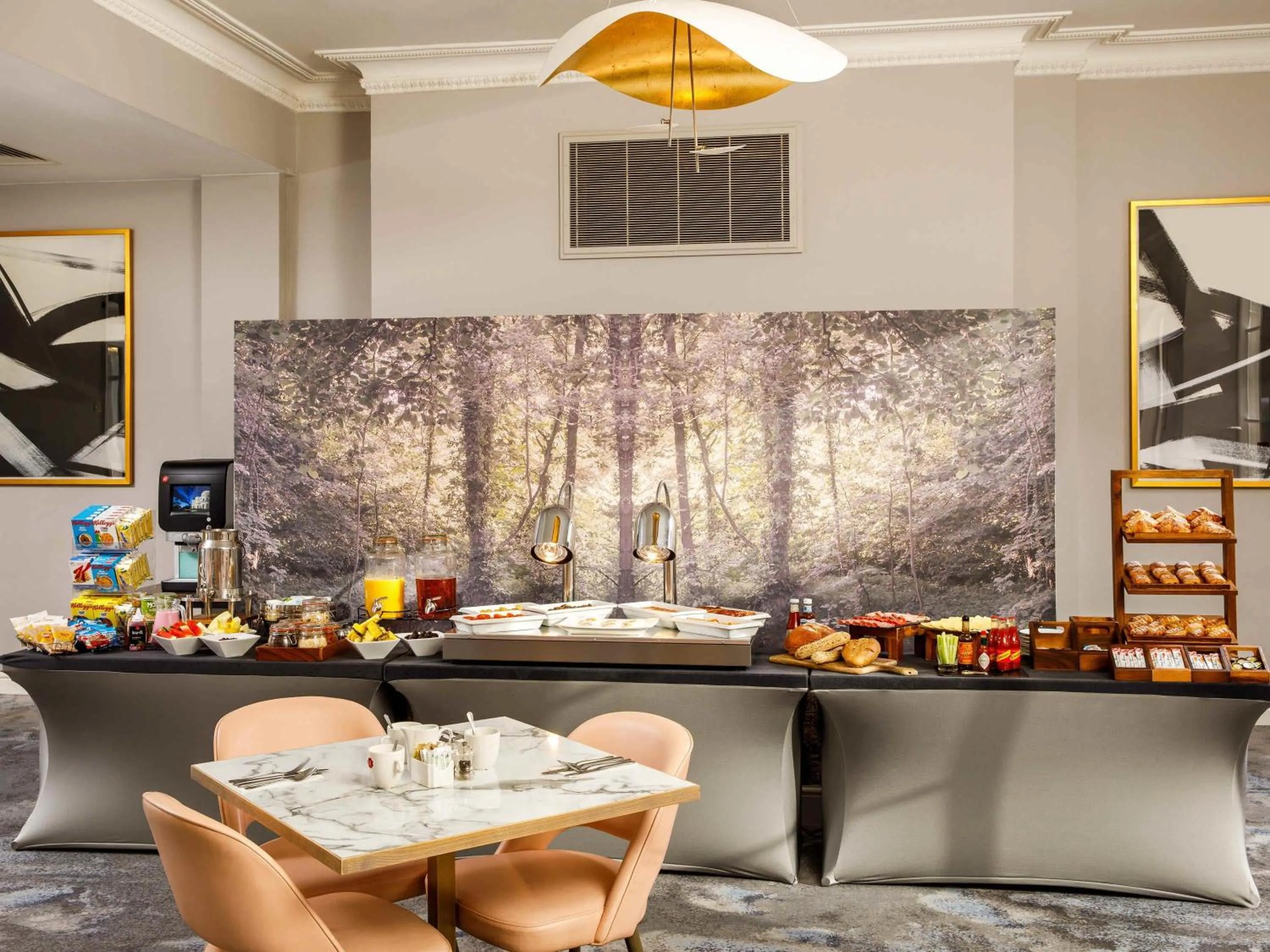 Breakfast in Mercure Gloucester Bowden Hall Hotel