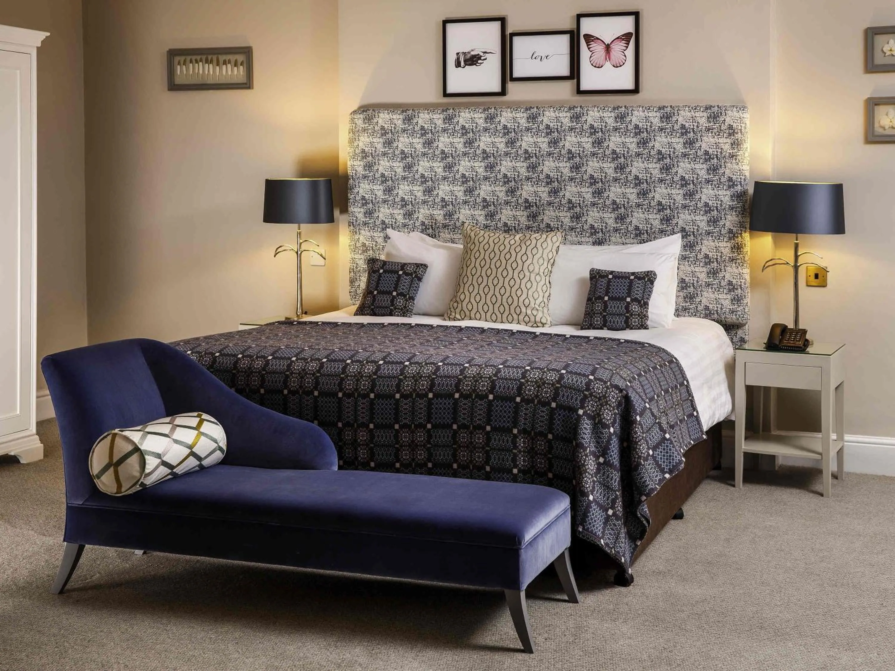 Bedroom, Bed in Mercure Gloucester Bowden Hall Hotel