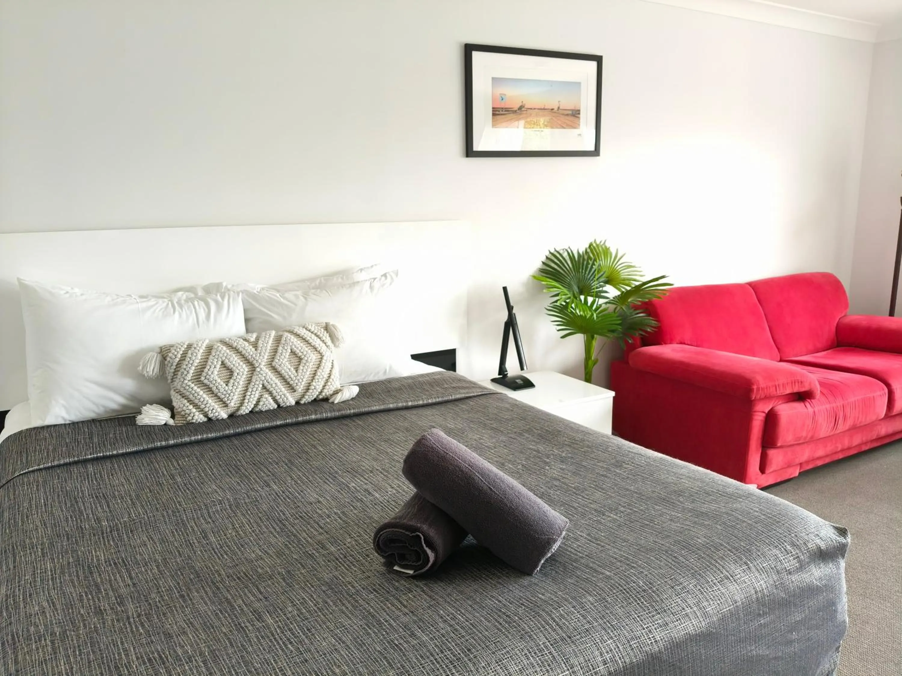 Bed in Gunnedah Lodge Motel