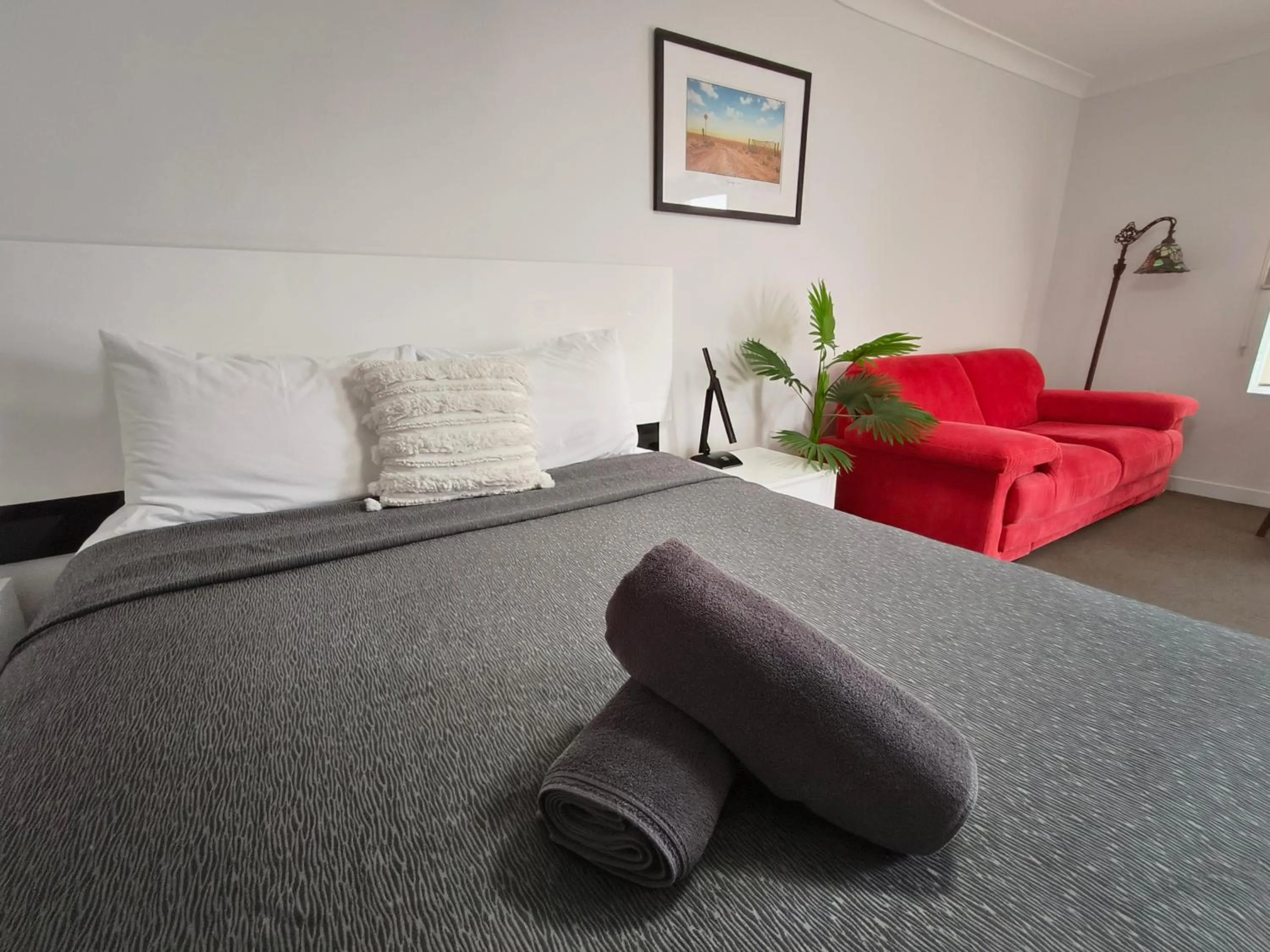 Bed in Gunnedah Lodge Motel