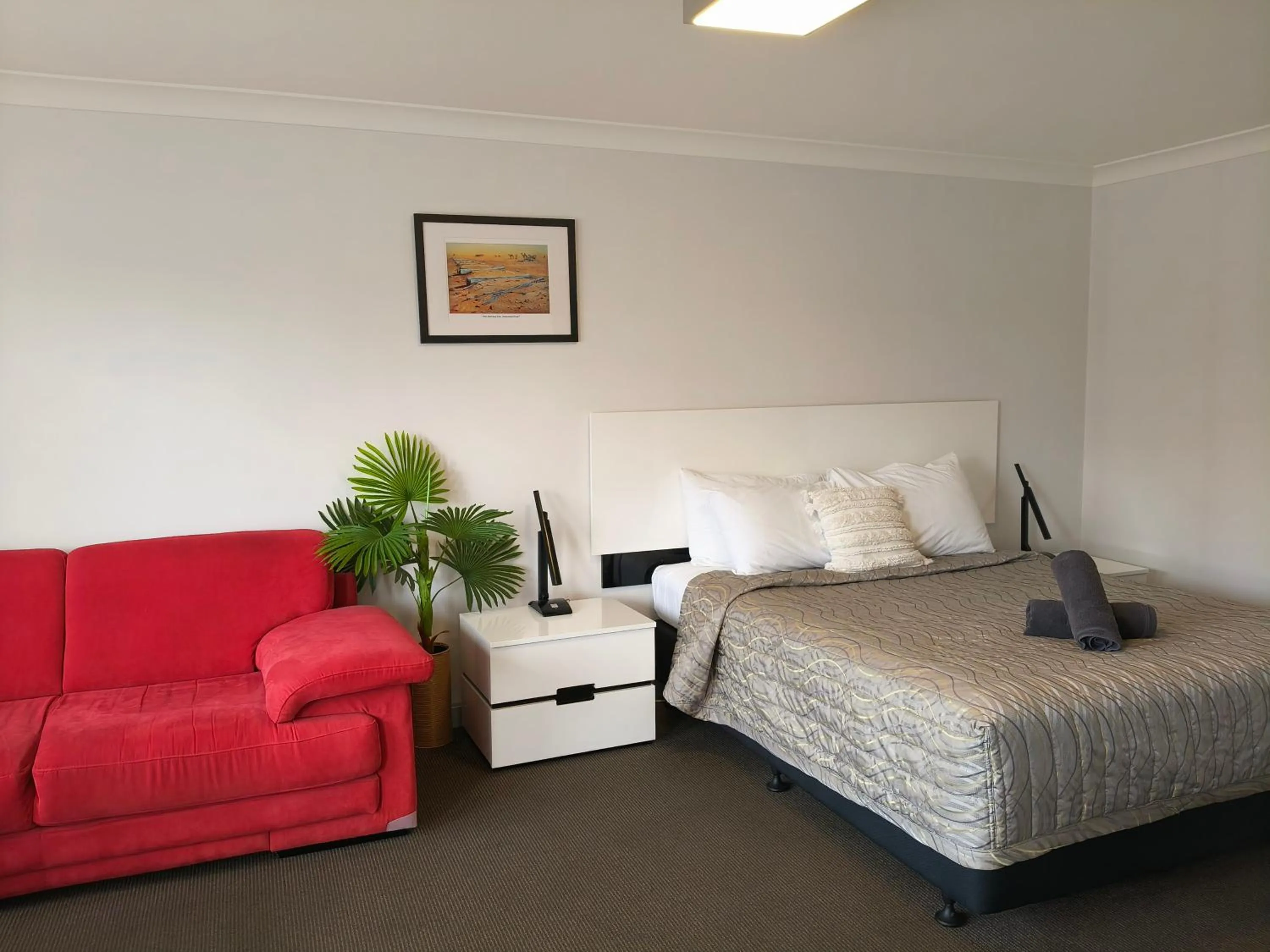 Bed in Gunnedah Lodge Motel