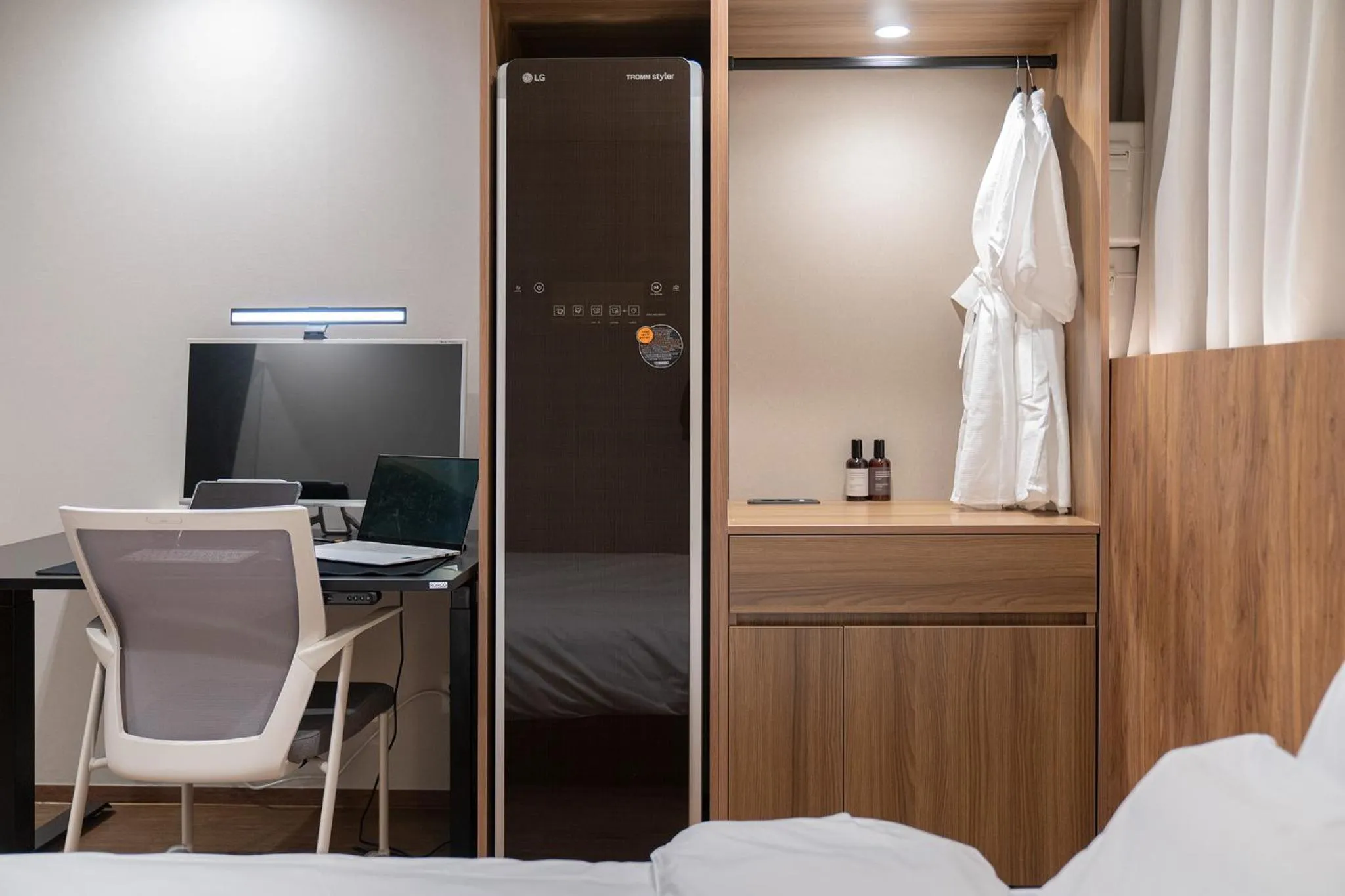 hair dresser, Bed in Simjak Hotel by Aank