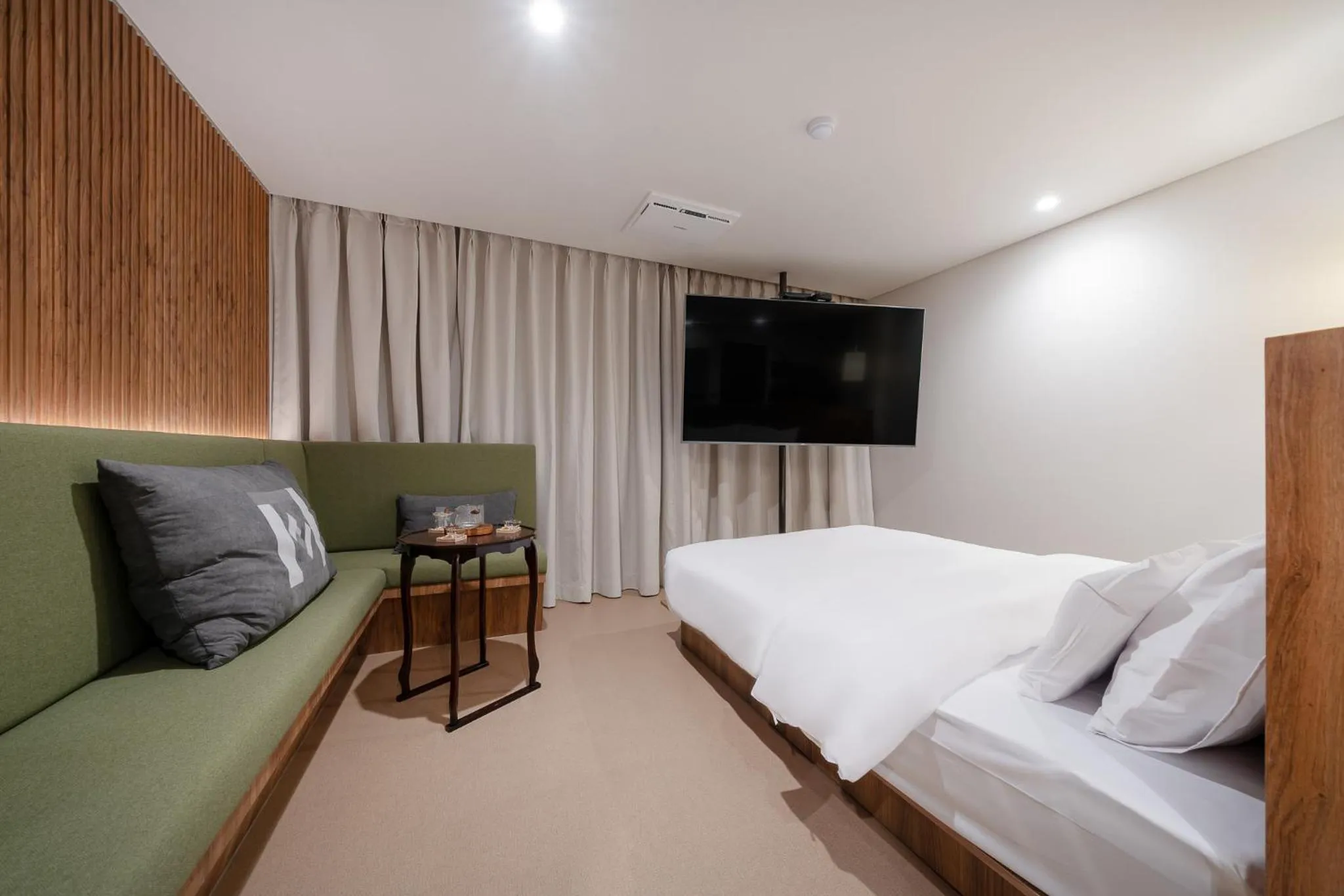 Bed in Simjak Hotel by Aank