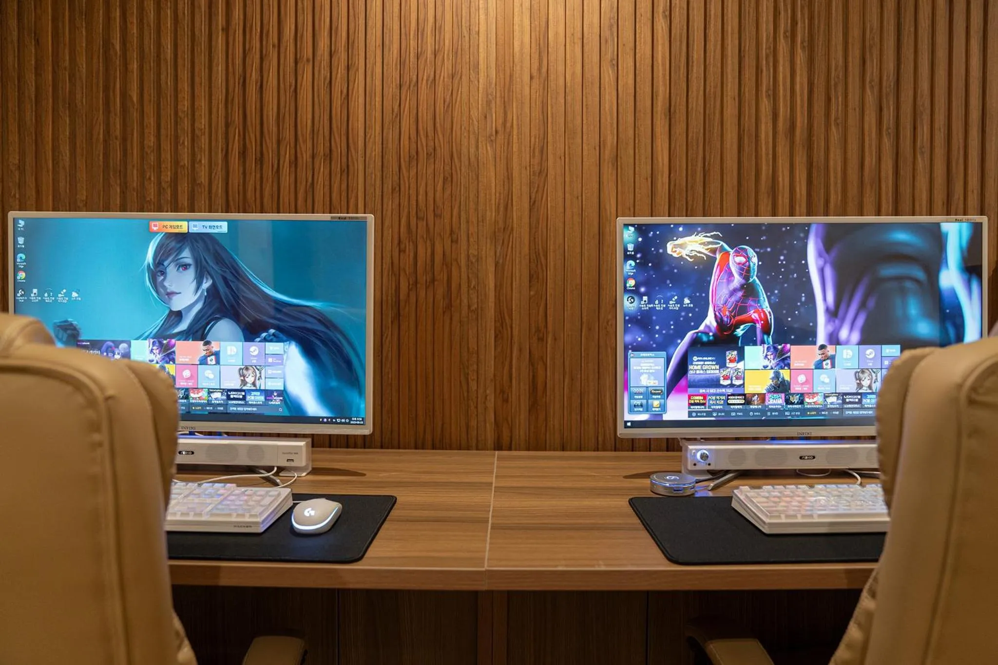 TV and multimedia in Simjak Hotel by Aank