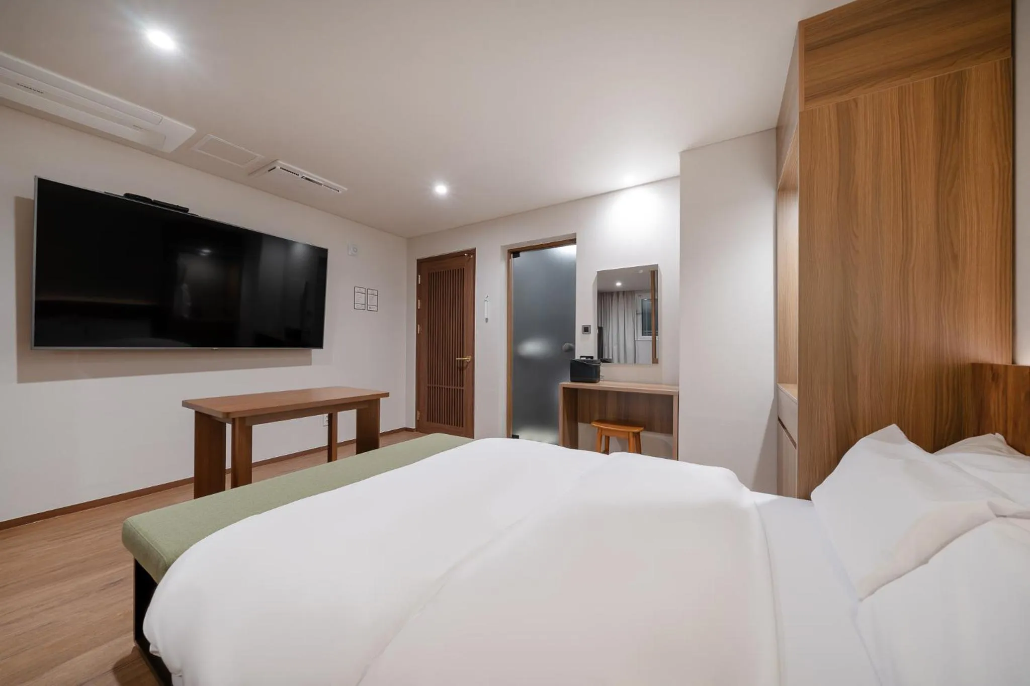 Bed in Simjak Hotel by Aank